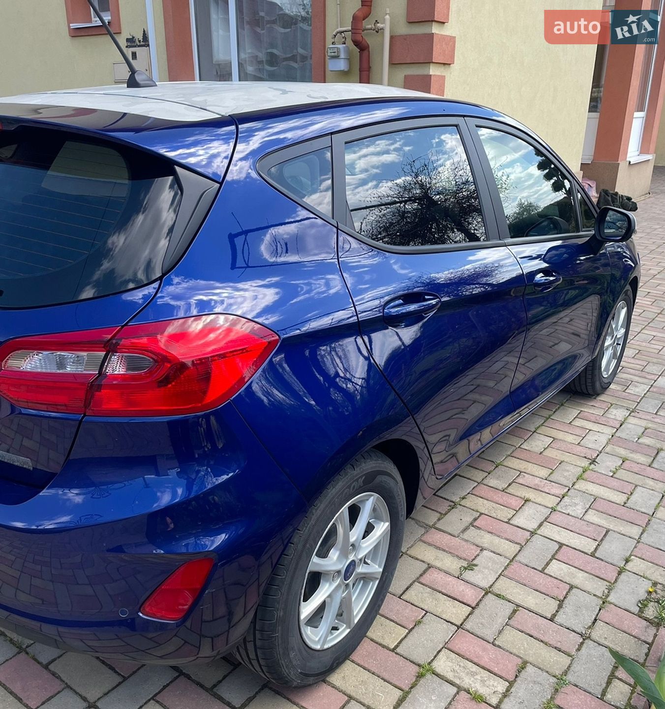 Ford Fiesta 2017 VIN WF0JXXGAHJHK73924 фото оголошення 3 з 40