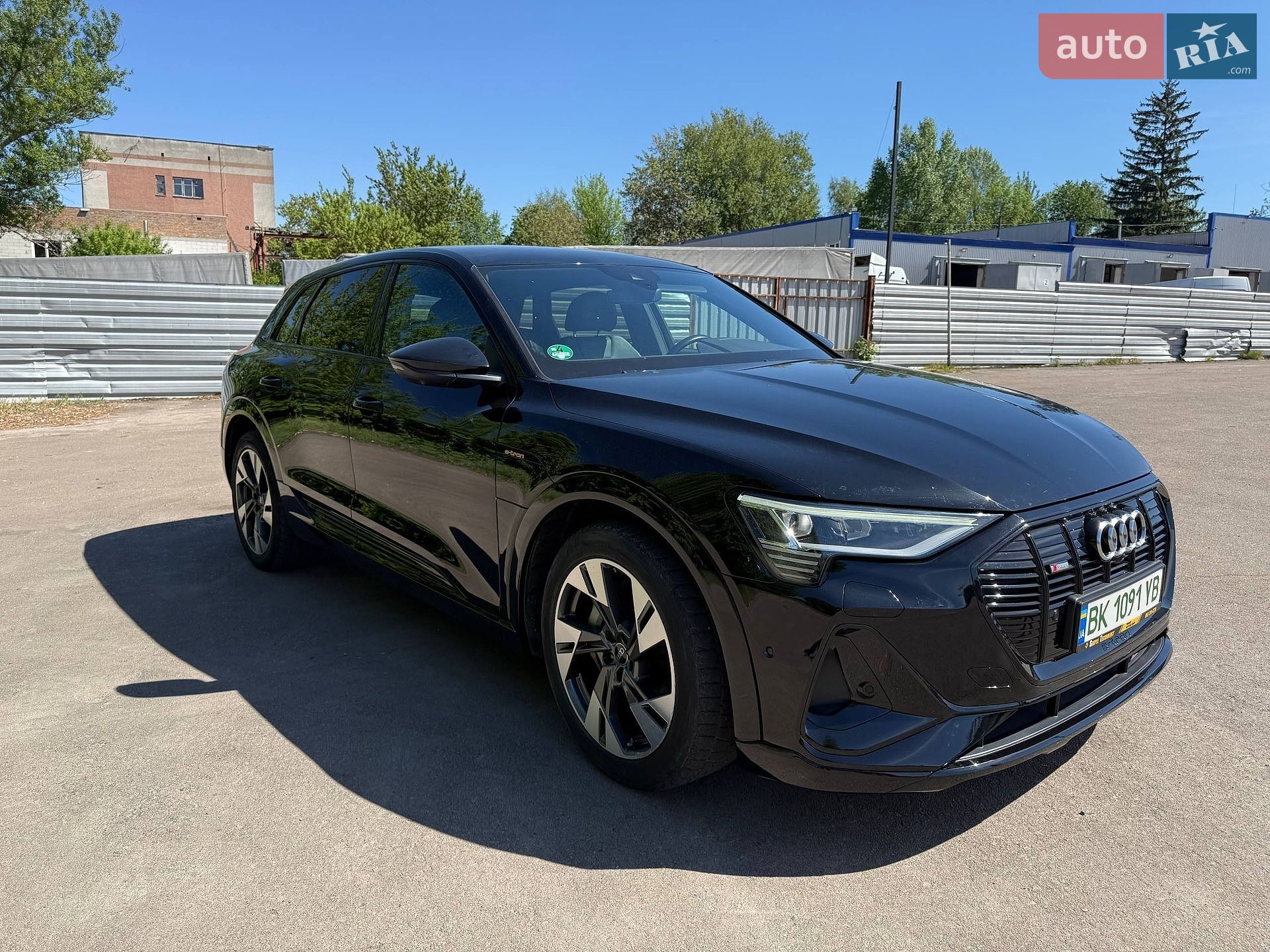 Audi e-tron 2021 VIN WAUZZZGE9NB015012 фото оголошення 4 з 42