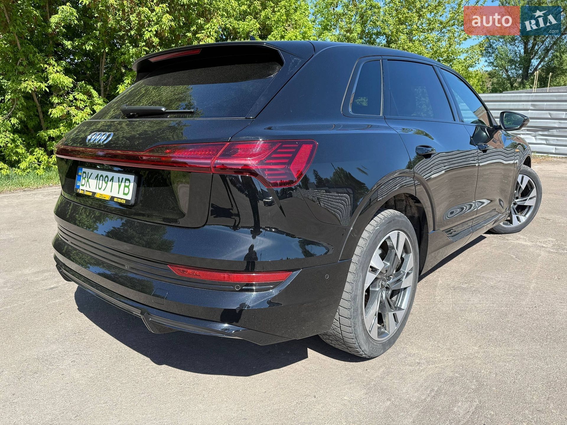 Audi e-tron 2021 VIN WAUZZZGE9NB015012 фото оголошення 6 з 42