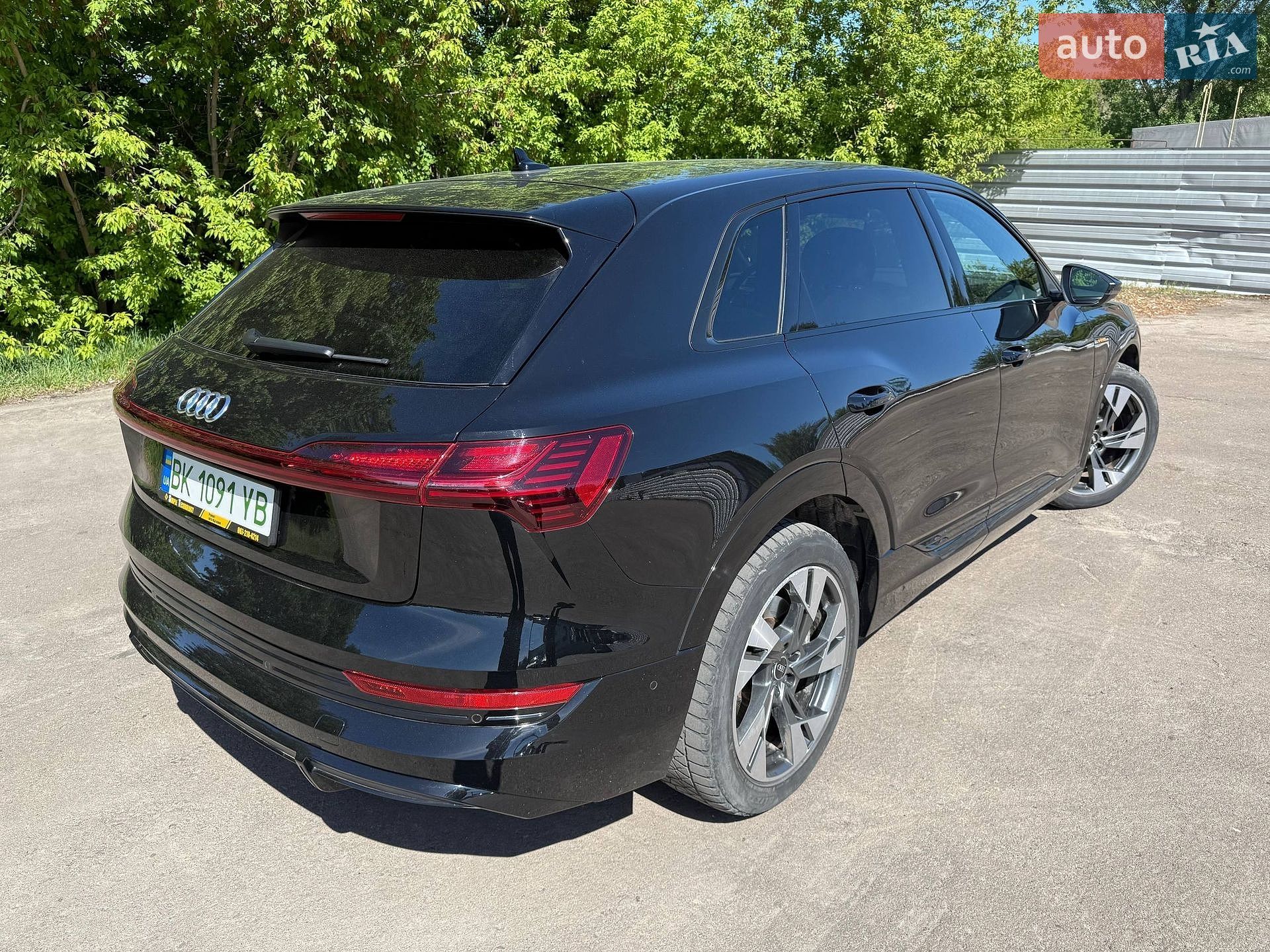 Audi e-tron 2021 VIN WAUZZZGE9NB015012 фото оголошення 5 з 42