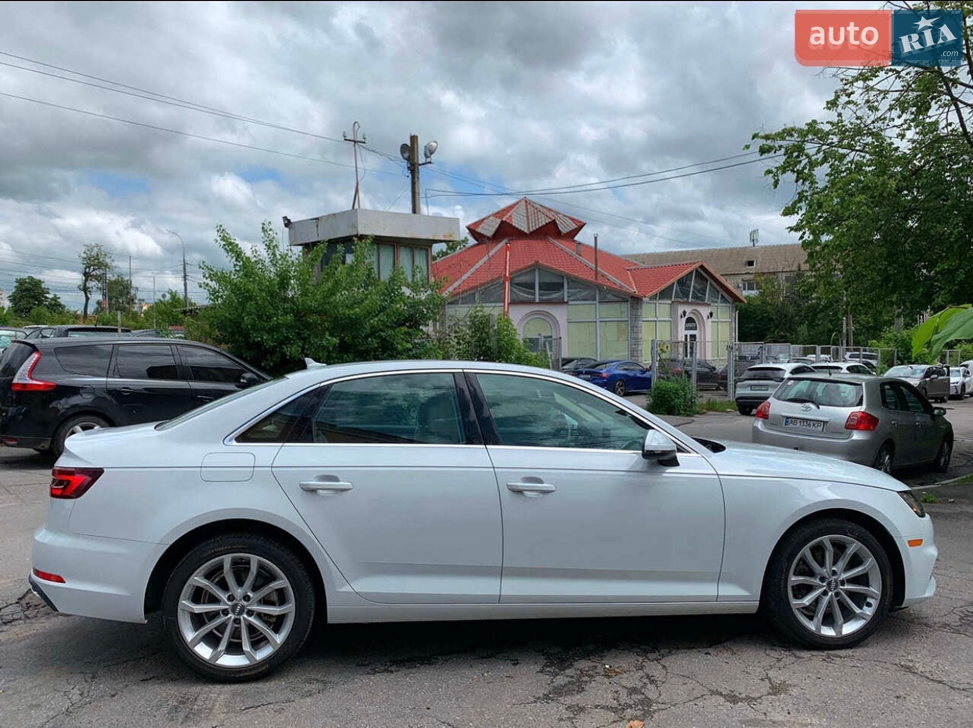 Audi A4 2019 VIN WAUGMAF42KN012964 фото оголошення 10 з 42