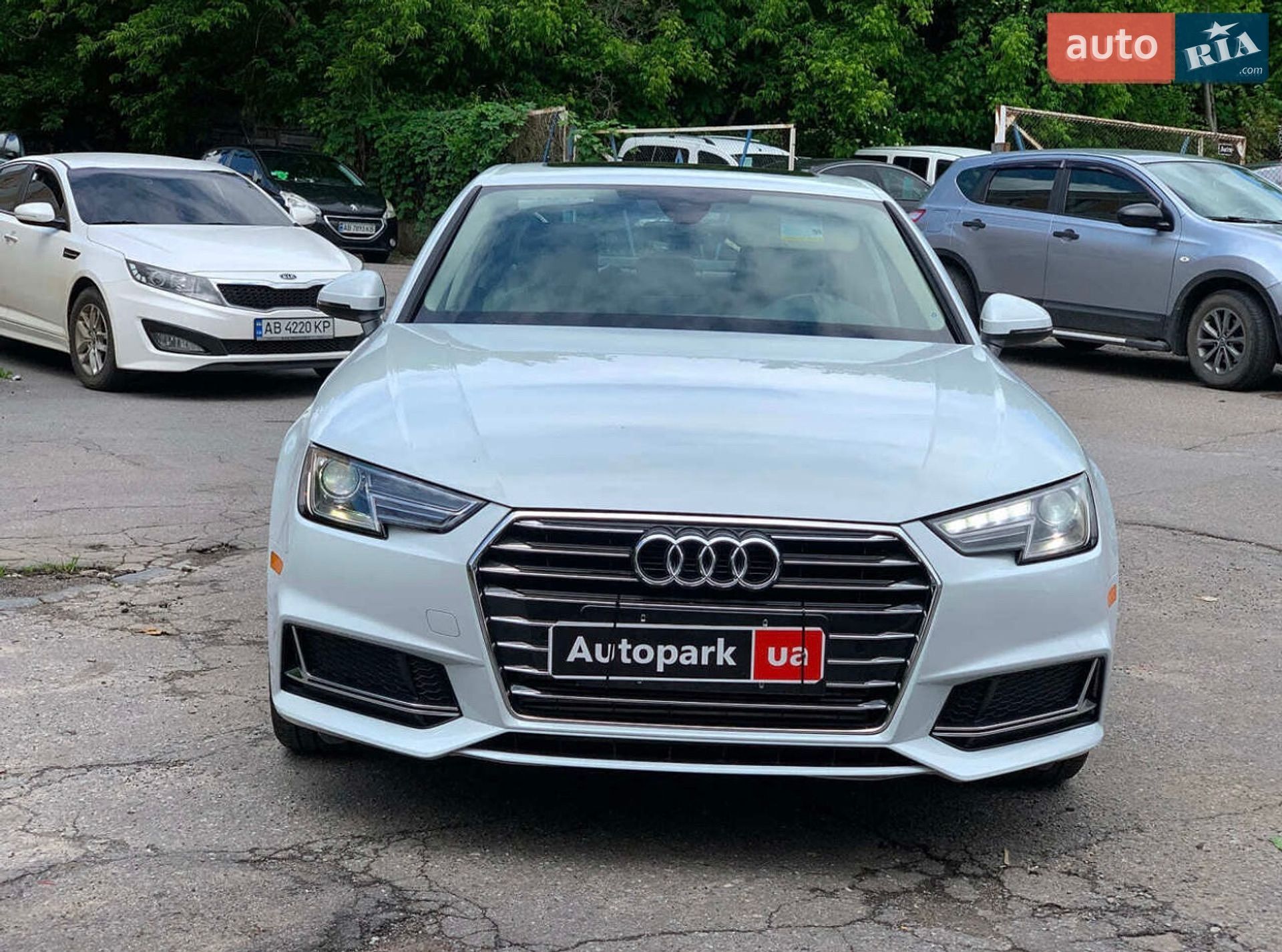 Audi A4 2019 VIN WAUGMAF42KN012964 фото оголошення 11 з 42