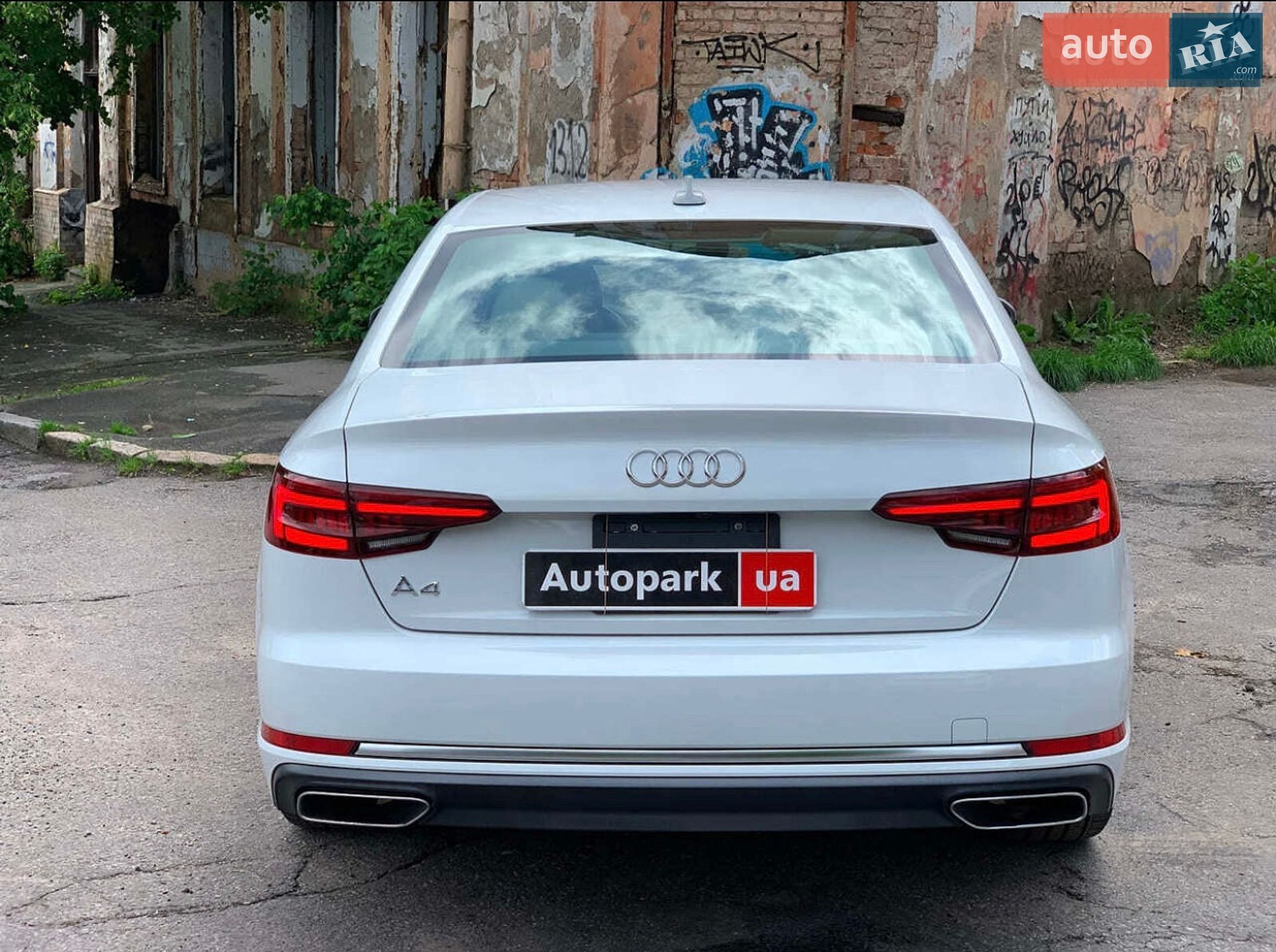 Audi A4 2019 VIN WAUGMAF42KN012964 фото оголошення 13 з 42