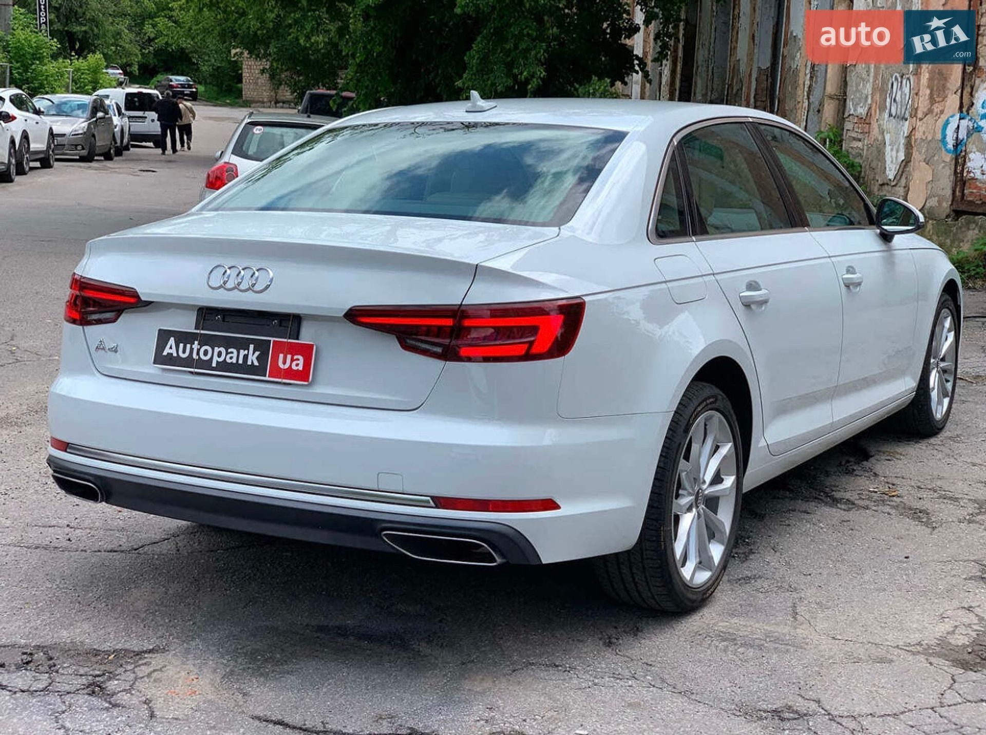 Audi A4 2019 VIN WAUGMAF42KN012964 фото оголошення 14 з 42