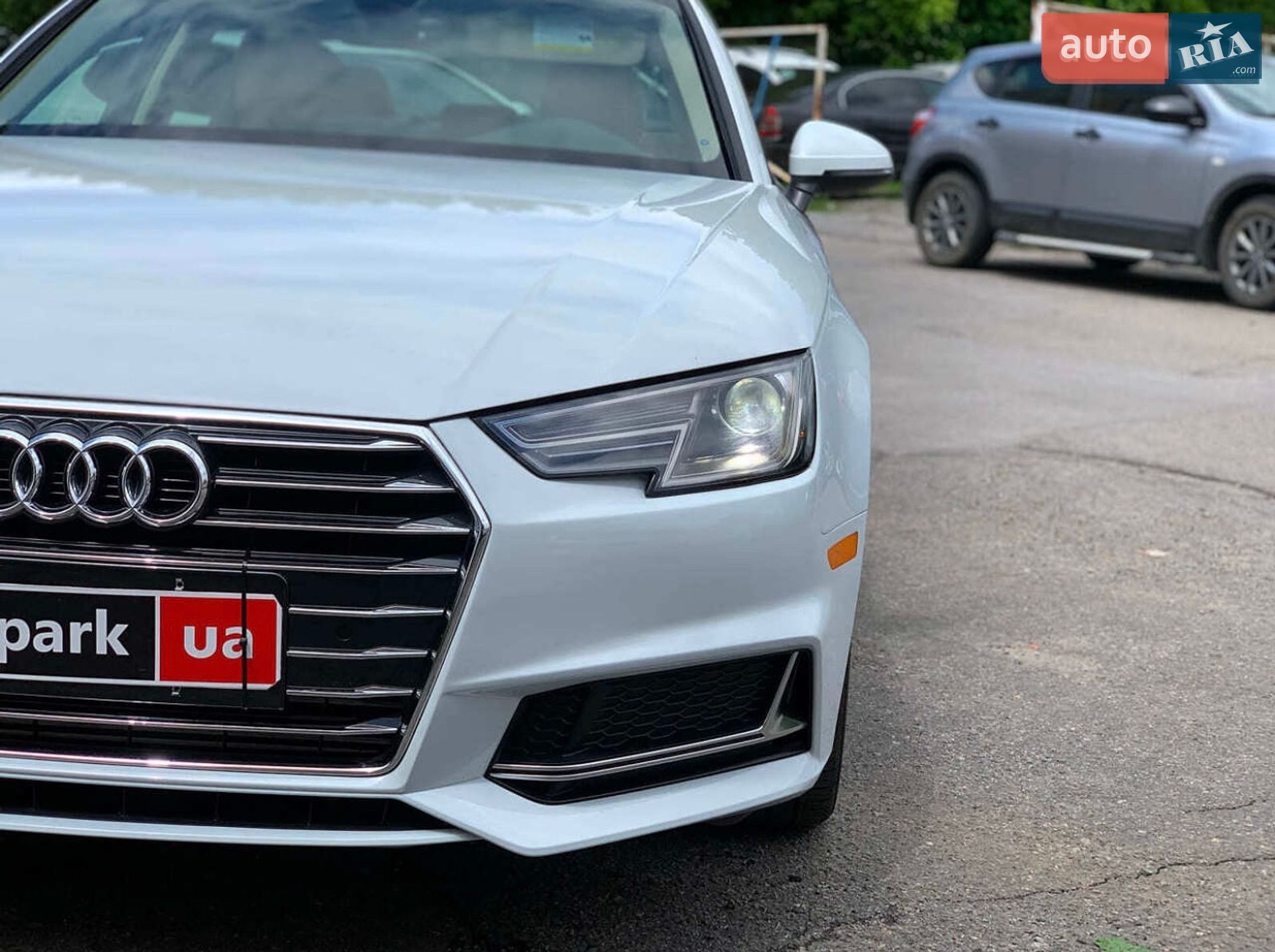 Audi A4 2019 VIN WAUGMAF42KN012964 фото оголошення 18 з 42