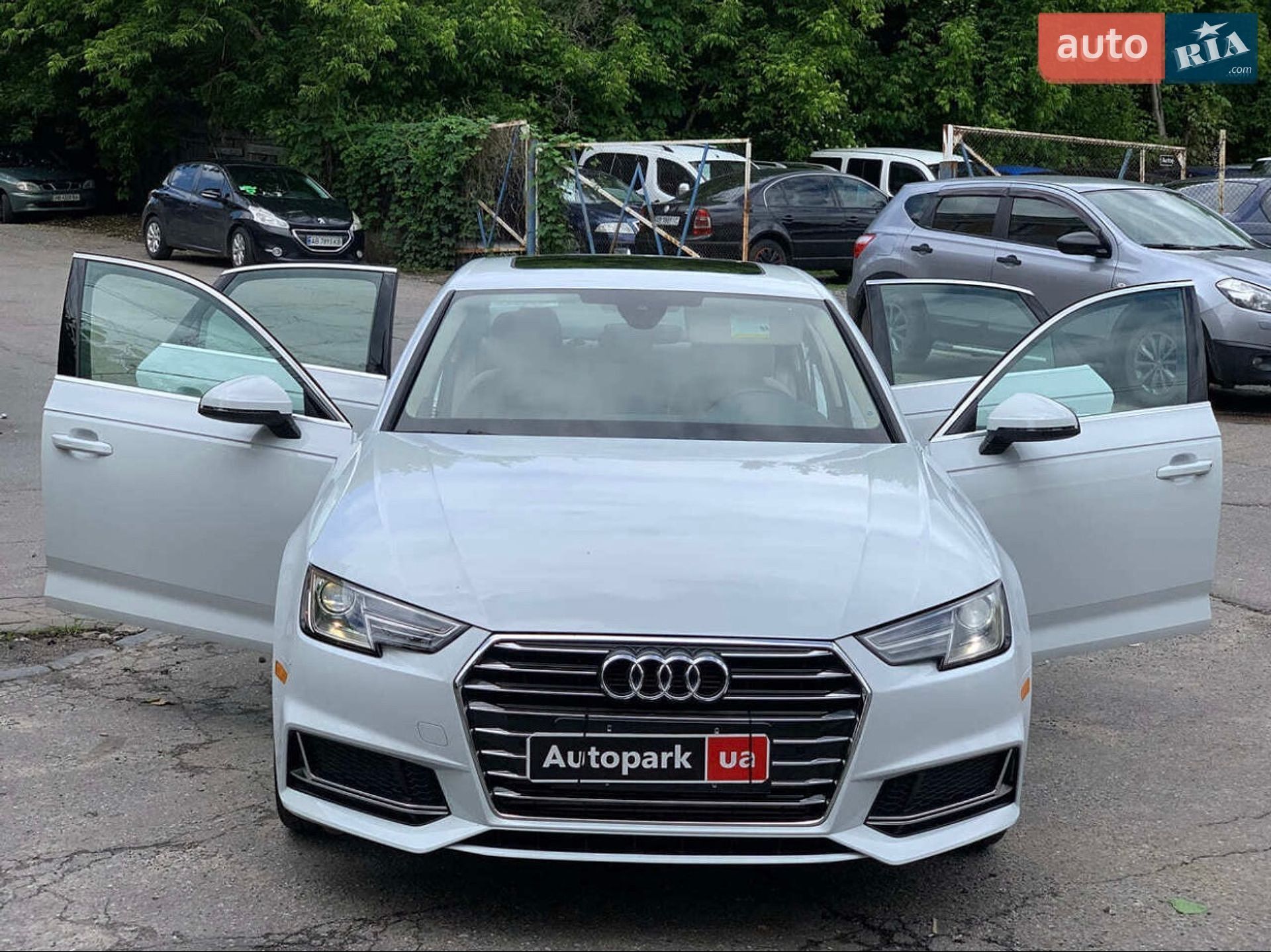 Audi A4 2019 VIN WAUGMAF42KN012964 фото оголошення 24 з 42