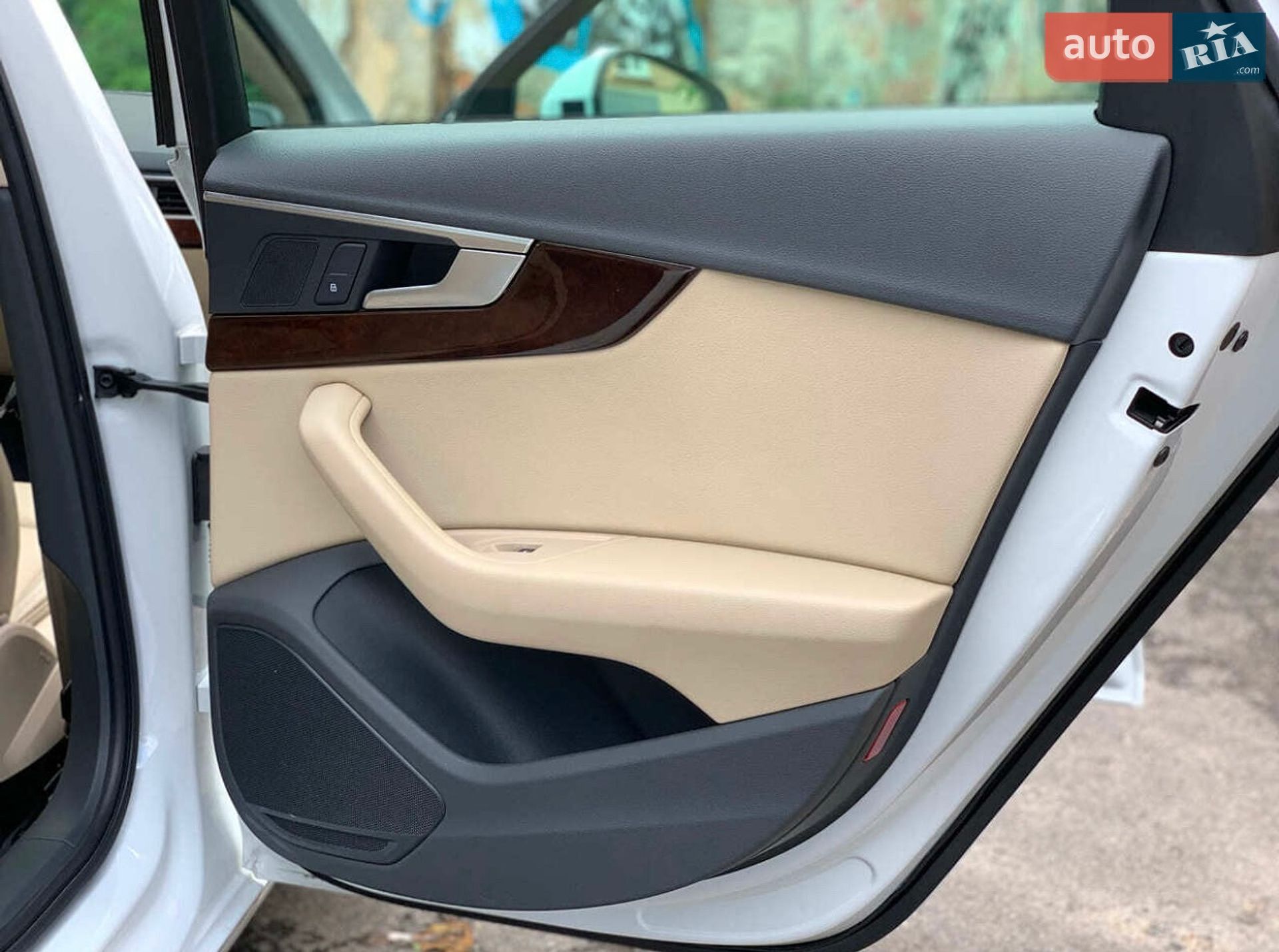 Audi A4 2019 VIN WAUGMAF42KN012964 фото оголошення 26 з 42