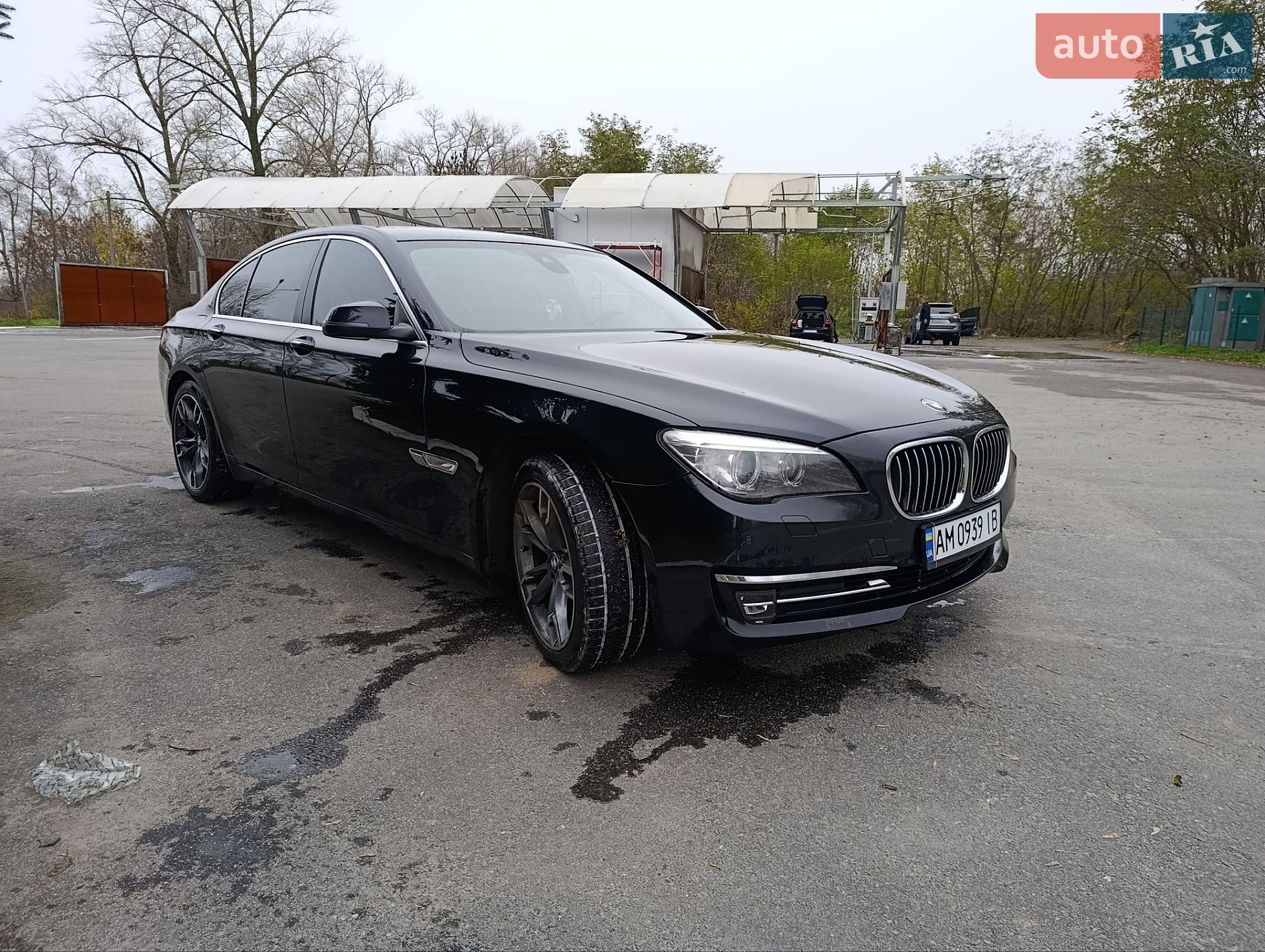 BMW 7 Series 2013 VIN WBAYC41040DZ75204 фото оголошення 2 з 28