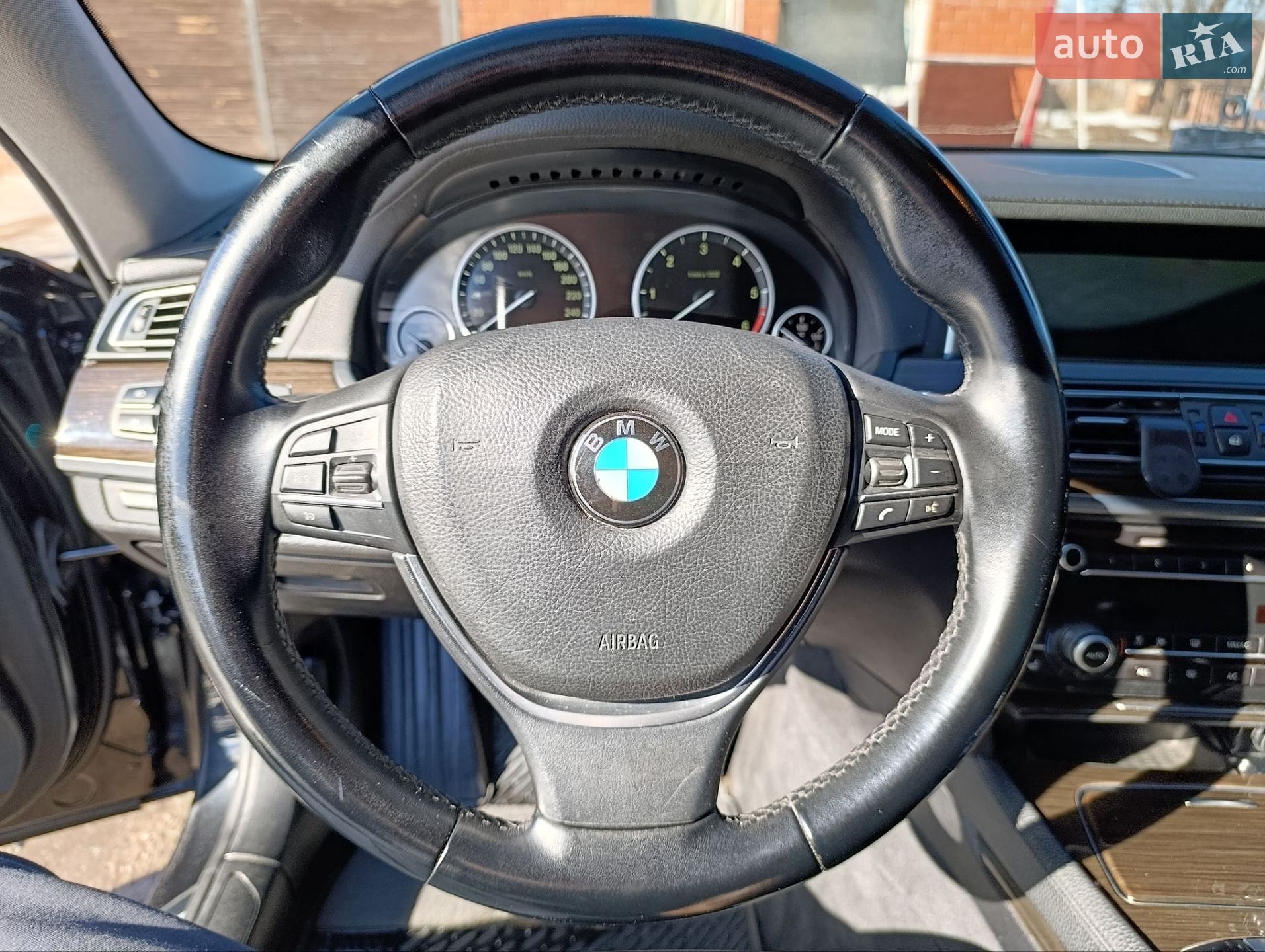 BMW 7 Series 2013 VIN WBAYC41040DZ75204 фото оголошення 15 з 28