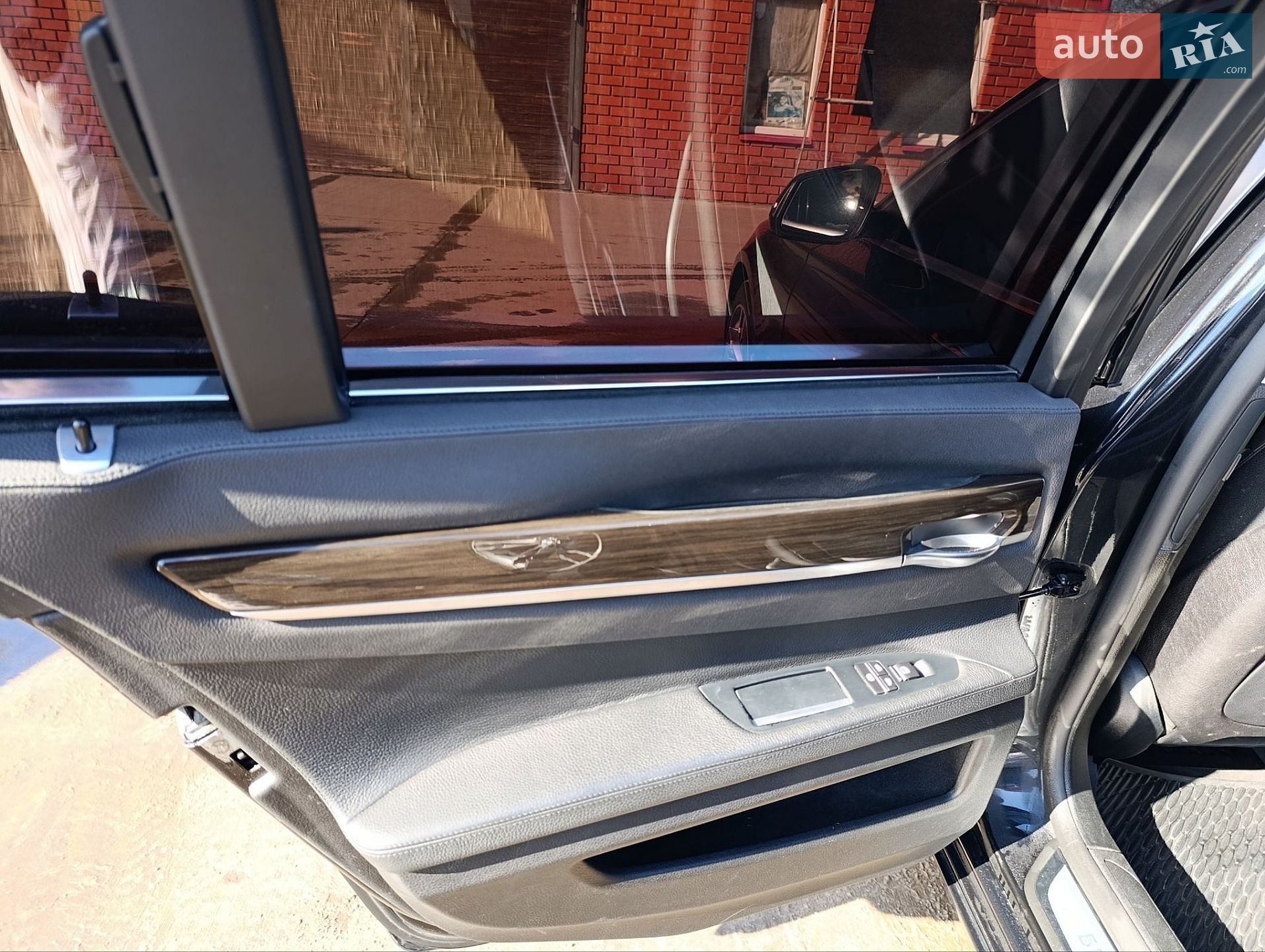 BMW 7 Series 2013 VIN WBAYC41040DZ75204 фото оголошення 26 з 28