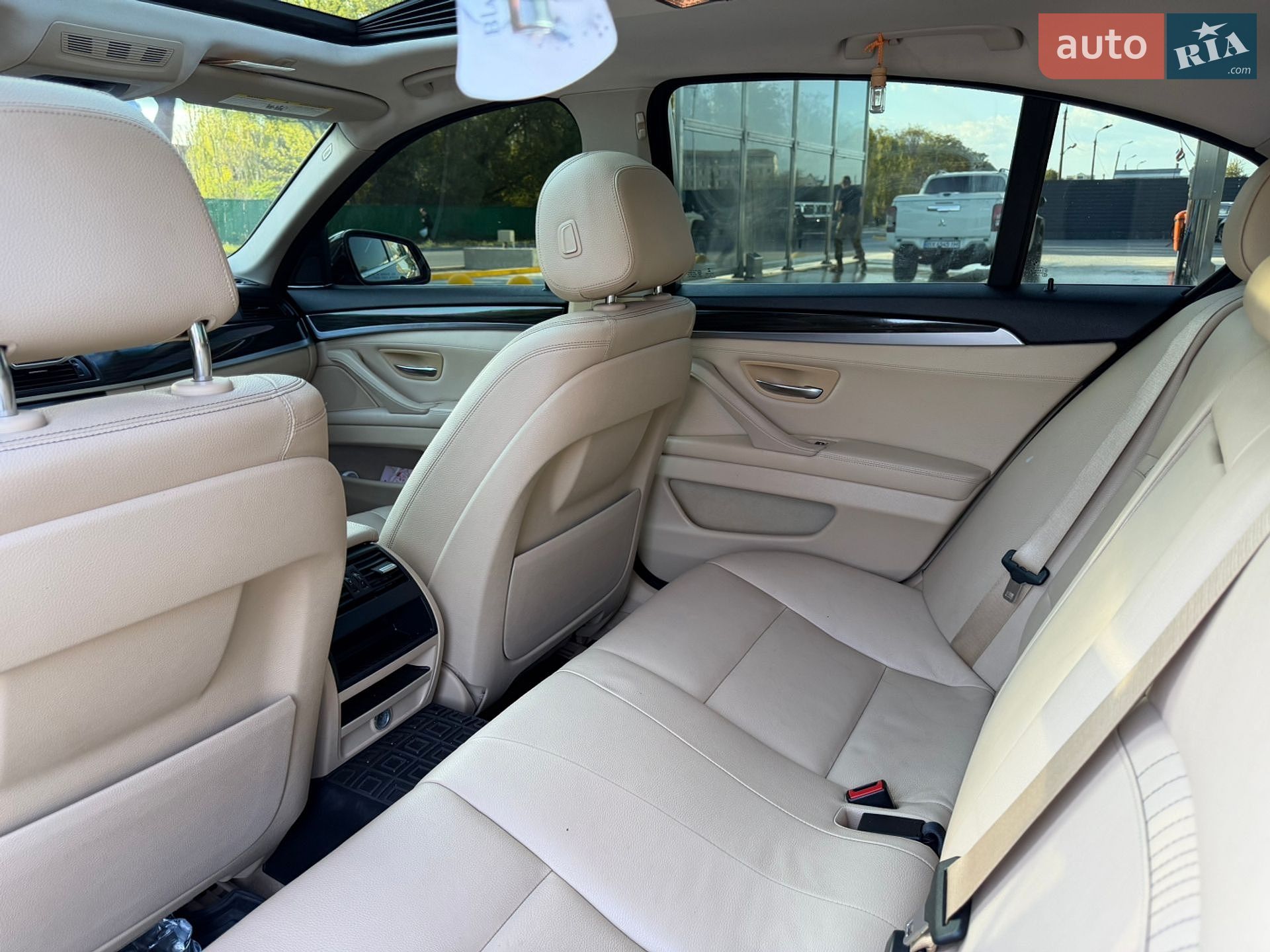 BMW 5 Series 2013 VIN WBAXA5C56ED689507 фото оголошення 31 з 52