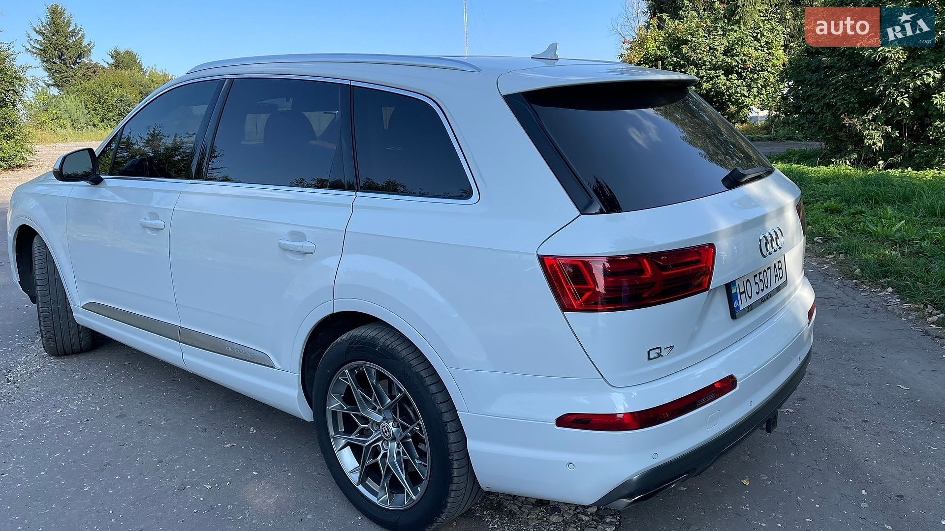 Audi Q7 2019 VIN WA1LAAF73KD030300 фото оголошення 4 з 36