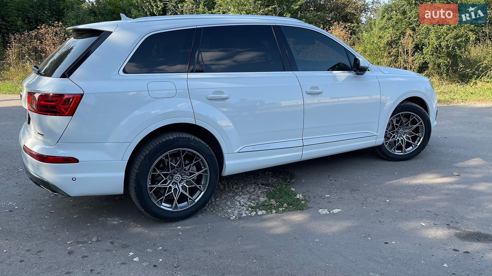 Audi Q7 2019 VIN WA1LAAF73KD030300 фото оголошення 7 з 36