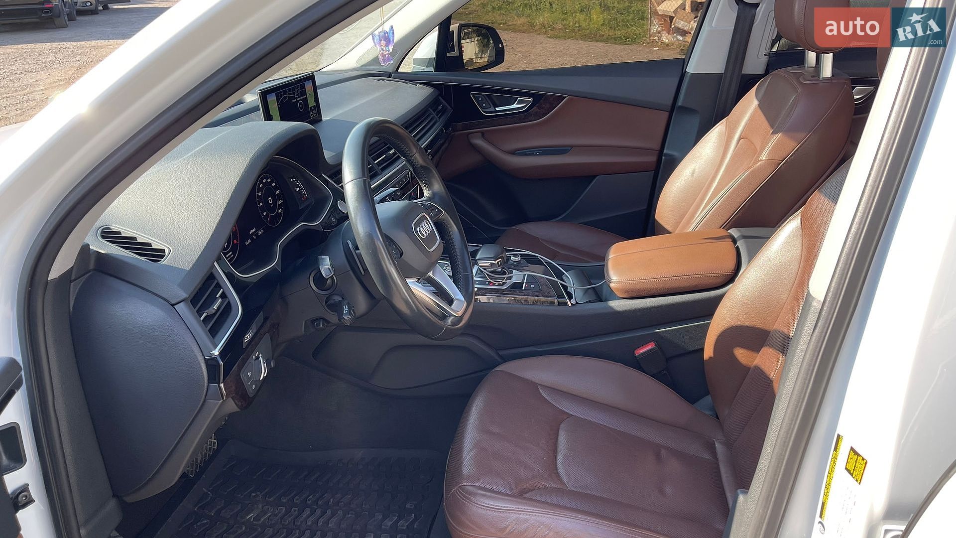 Audi Q7 2019 VIN WA1LAAF73KD030300 фото оголошення 20 з 36