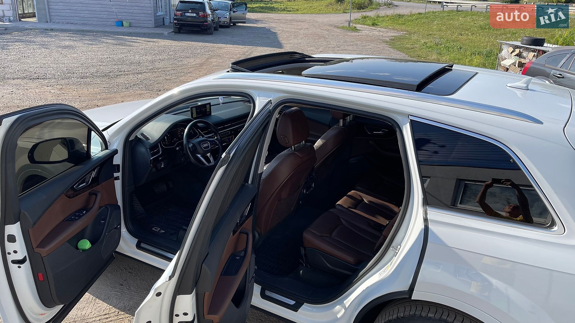 Audi Q7 2019 VIN WA1LAAF73KD030300 фото оголошення 21 з 36