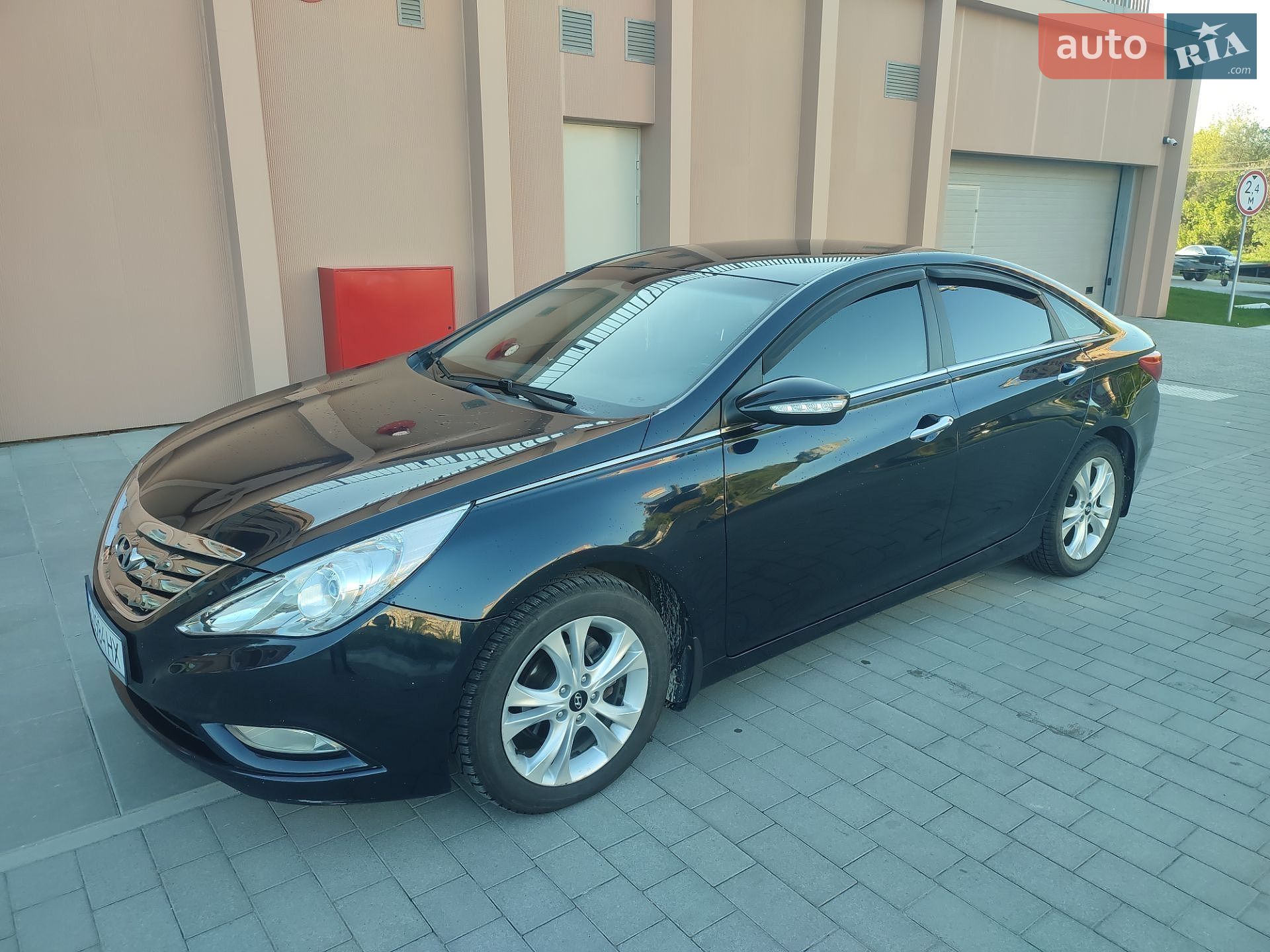 Hyundai Sonata 2010 VIN KMHEC41BABA152378 фото оголошення 2 з 8