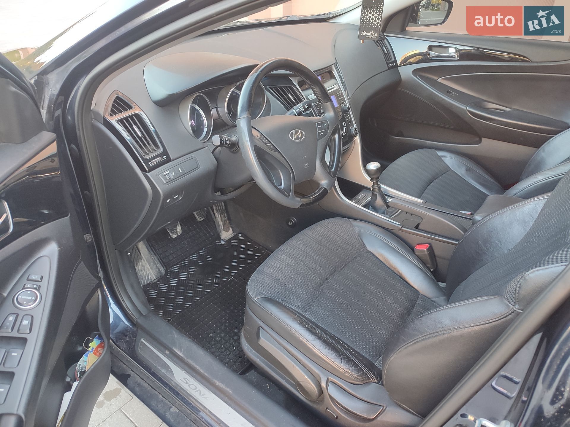 Hyundai Sonata 2010 VIN KMHEC41BABA152378 фото оголошення 3 з 8
