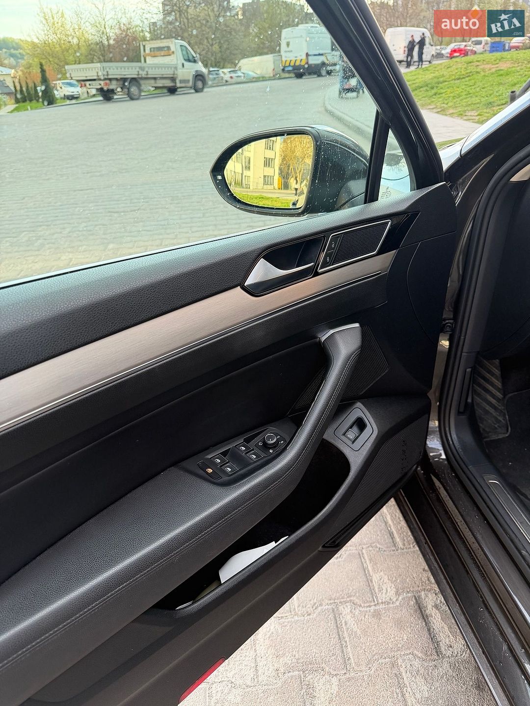 Volkswagen Passat 2017 VIN WVWZZZ3CZJE046199 фото оголошення 10 з 20