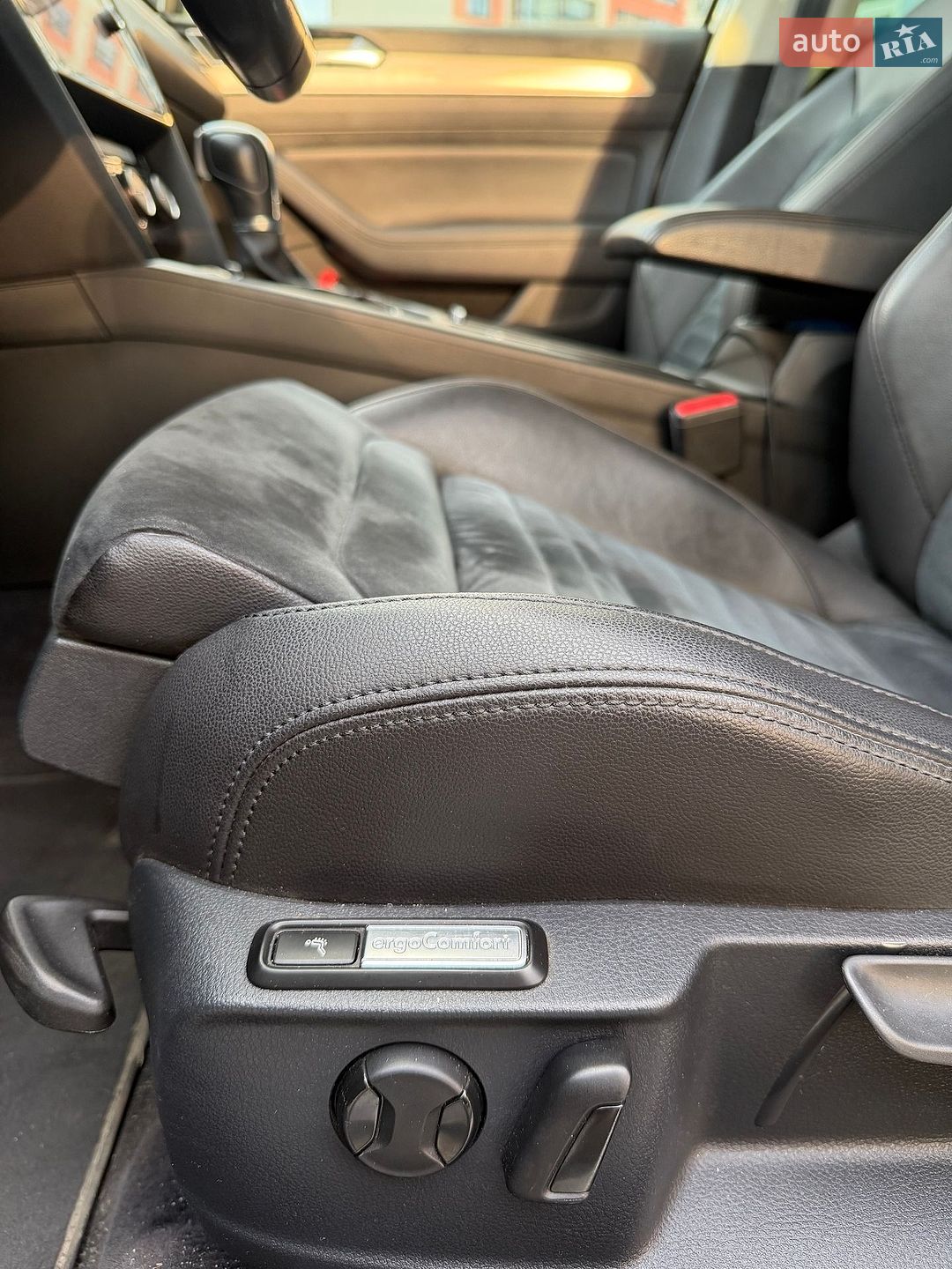 Volkswagen Passat 2017 VIN WVWZZZ3CZJE046199 фото оголошення 11 з 20