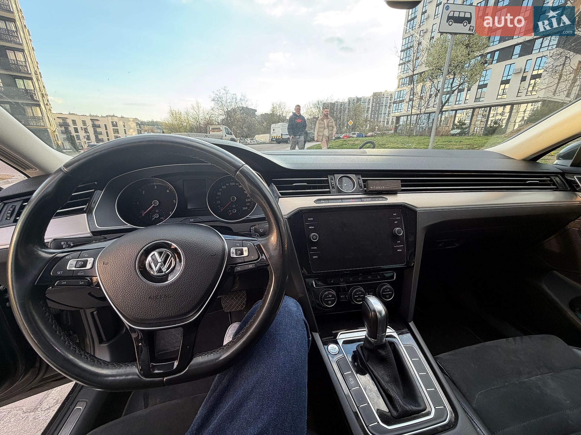 Volkswagen Passat 2017 VIN WVWZZZ3CZJE046199 фото оголошення 13 з 20