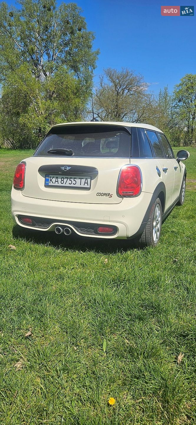 Mini Cooper 2017 VIN WMWXU3C39H2F49027 фото оголошення 3 з 28