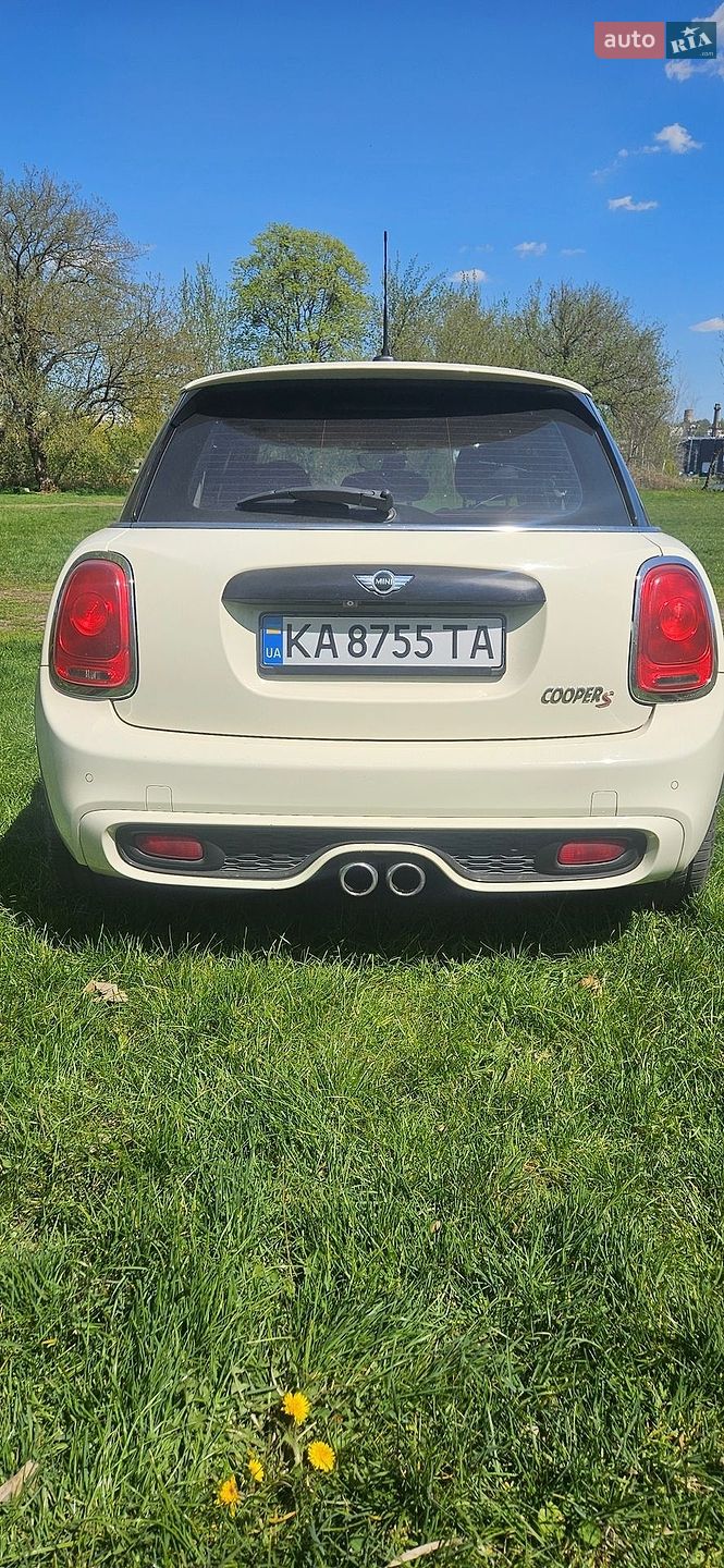 Mini Cooper 2017 VIN WMWXU3C39H2F49027 фото оголошення 4 з 28