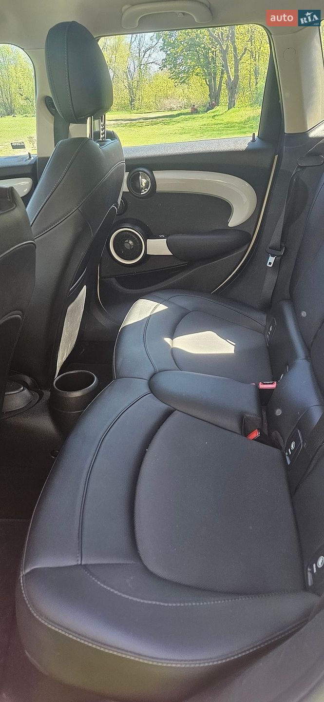 Mini Cooper 2017 VIN WMWXU3C39H2F49027 фото оголошення 11 з 28