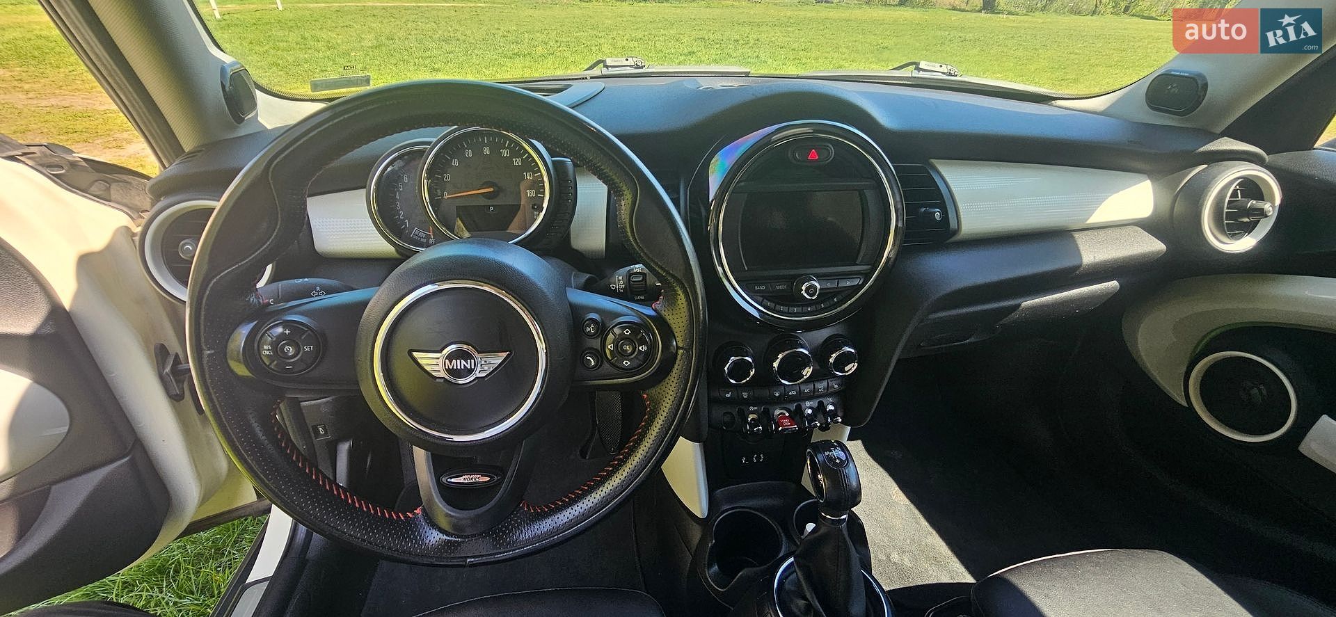 Mini Cooper 2017 VIN WMWXU3C39H2F49027 фото оголошення 14 з 28