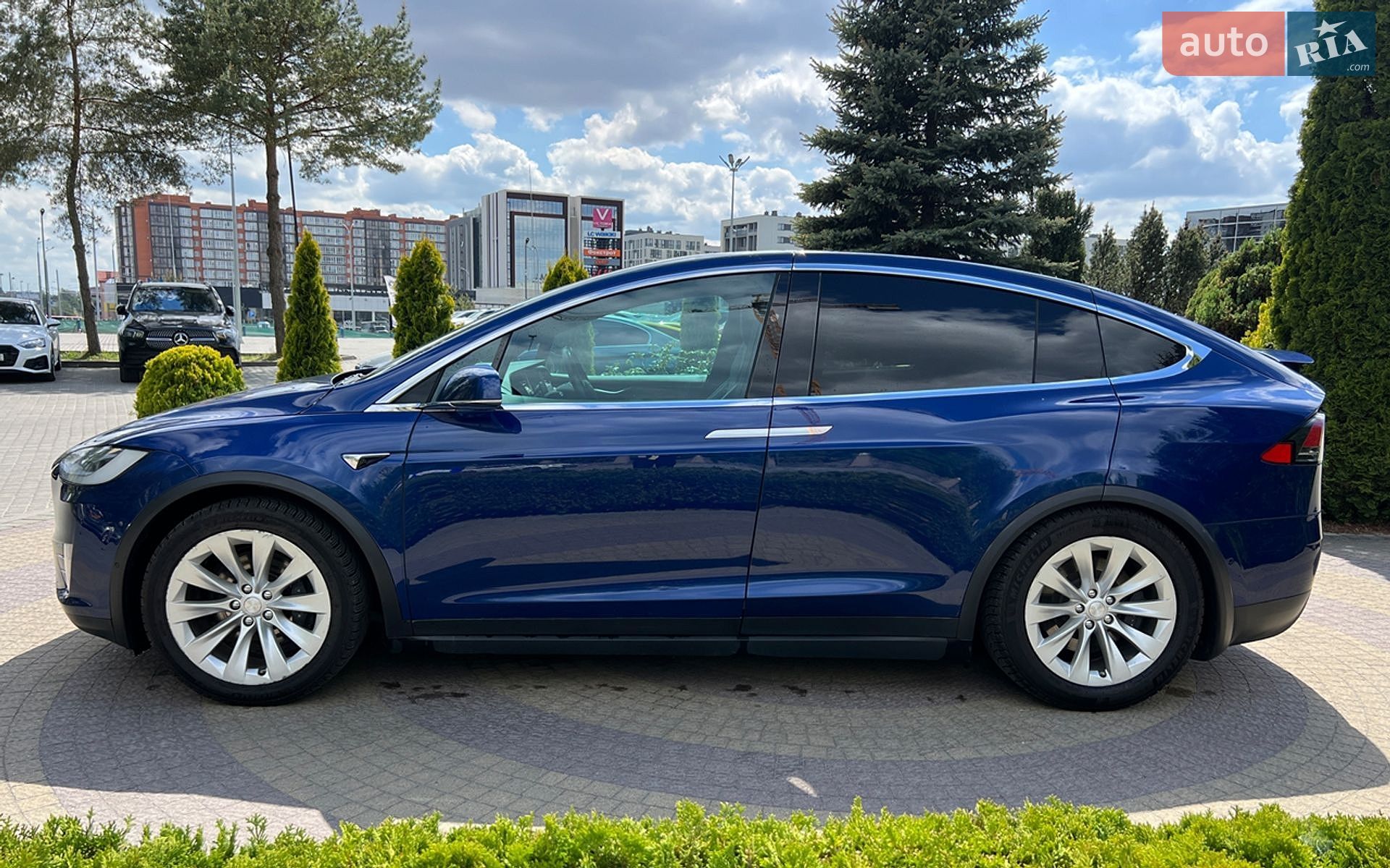 Tesla Model X 2019 VIN 5YJXCDE20LF238038 фото оголошення 5 з 29