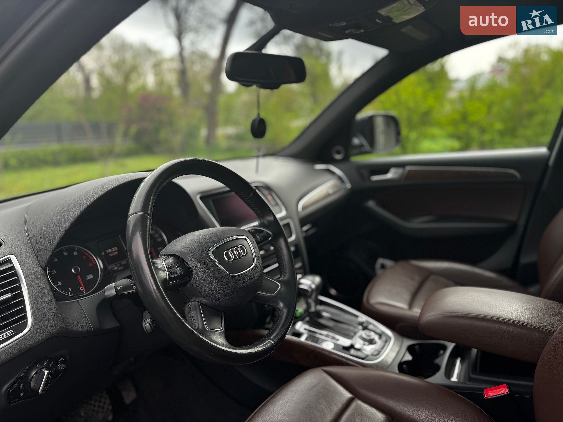 Audi Q5 2012 VIN WA1LFAFPXDA021731 фото оголошення 6 з 11
