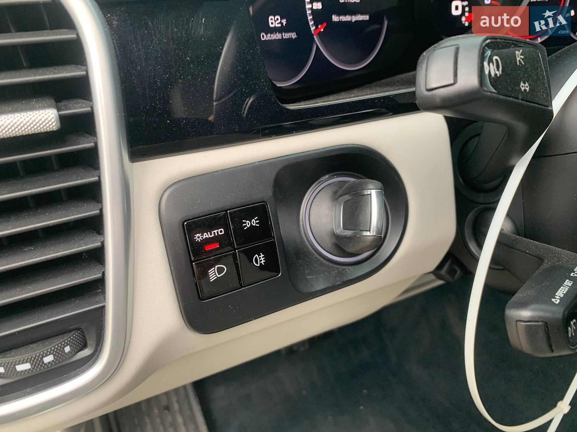 Porsche Cayenne 2019 VIN WP1AA2AY0KDA12001 фото оголошення 21 з 44