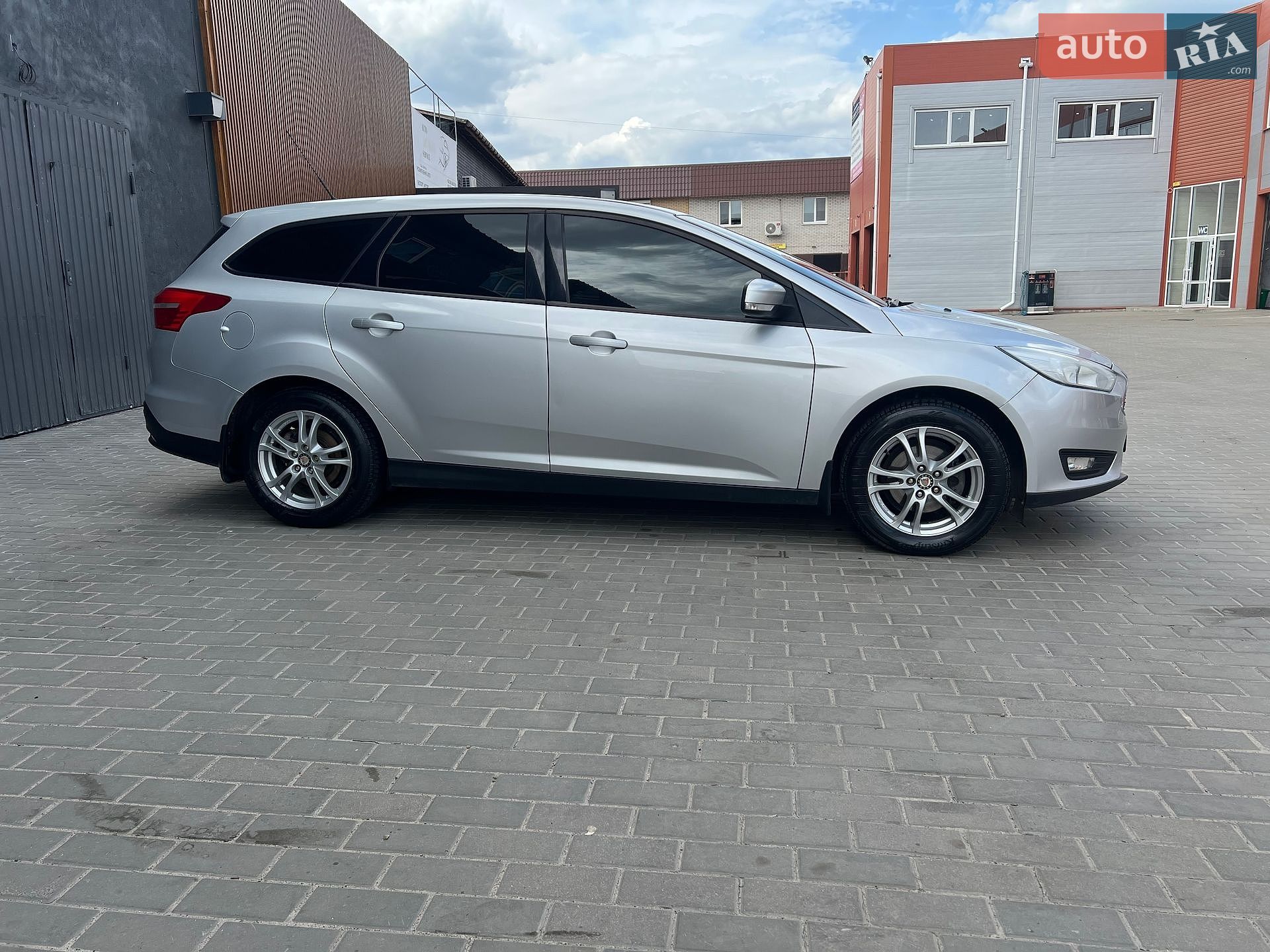 Ford Focus 2016 VIN WF06XXGCC6GL01649 фото оголошення 4 з 28