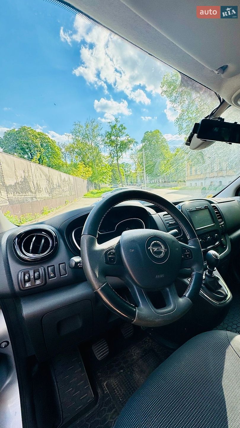 Opel Vivaro 2017 VIN W0LJ7D602HV645941 фото оголошення 2 з 16