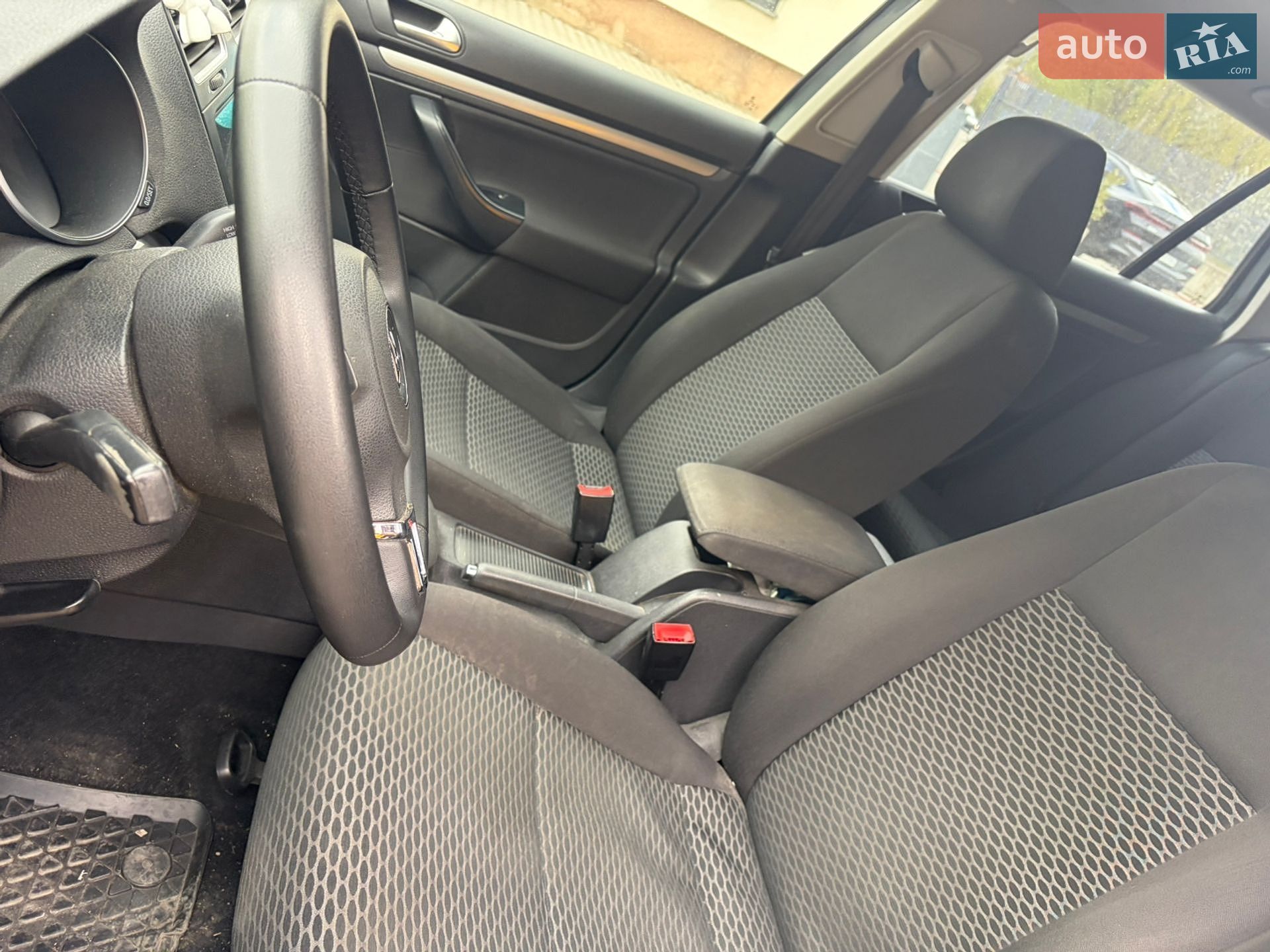 Volkswagen Golf 2011 VIN WVWZZZ1KZBM690659 фото оголошення 4 з 6