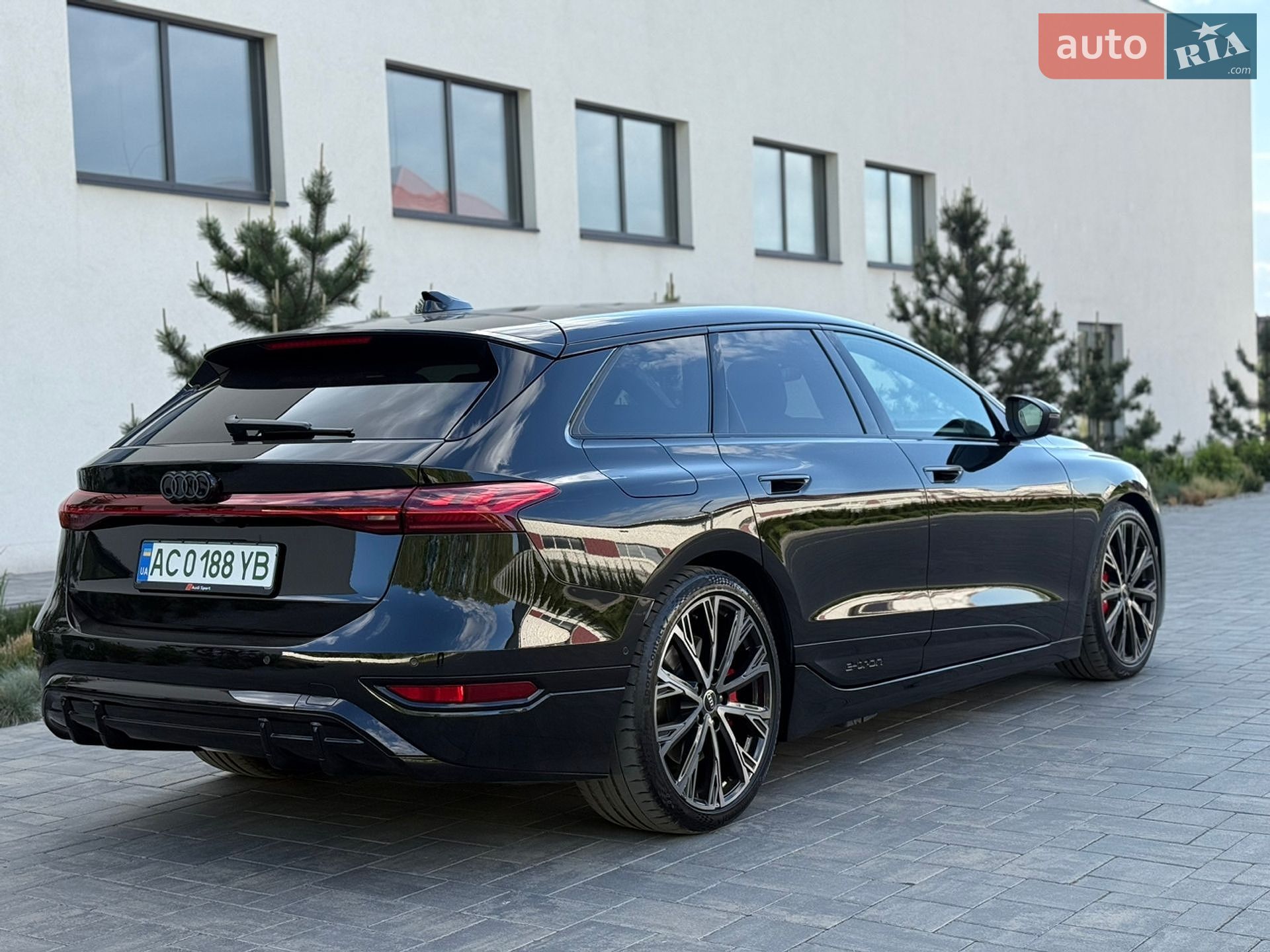 Audi S6 e-tron 2025 VIN WAUZZZGH6SA005582 фото оголошення 4 з 55