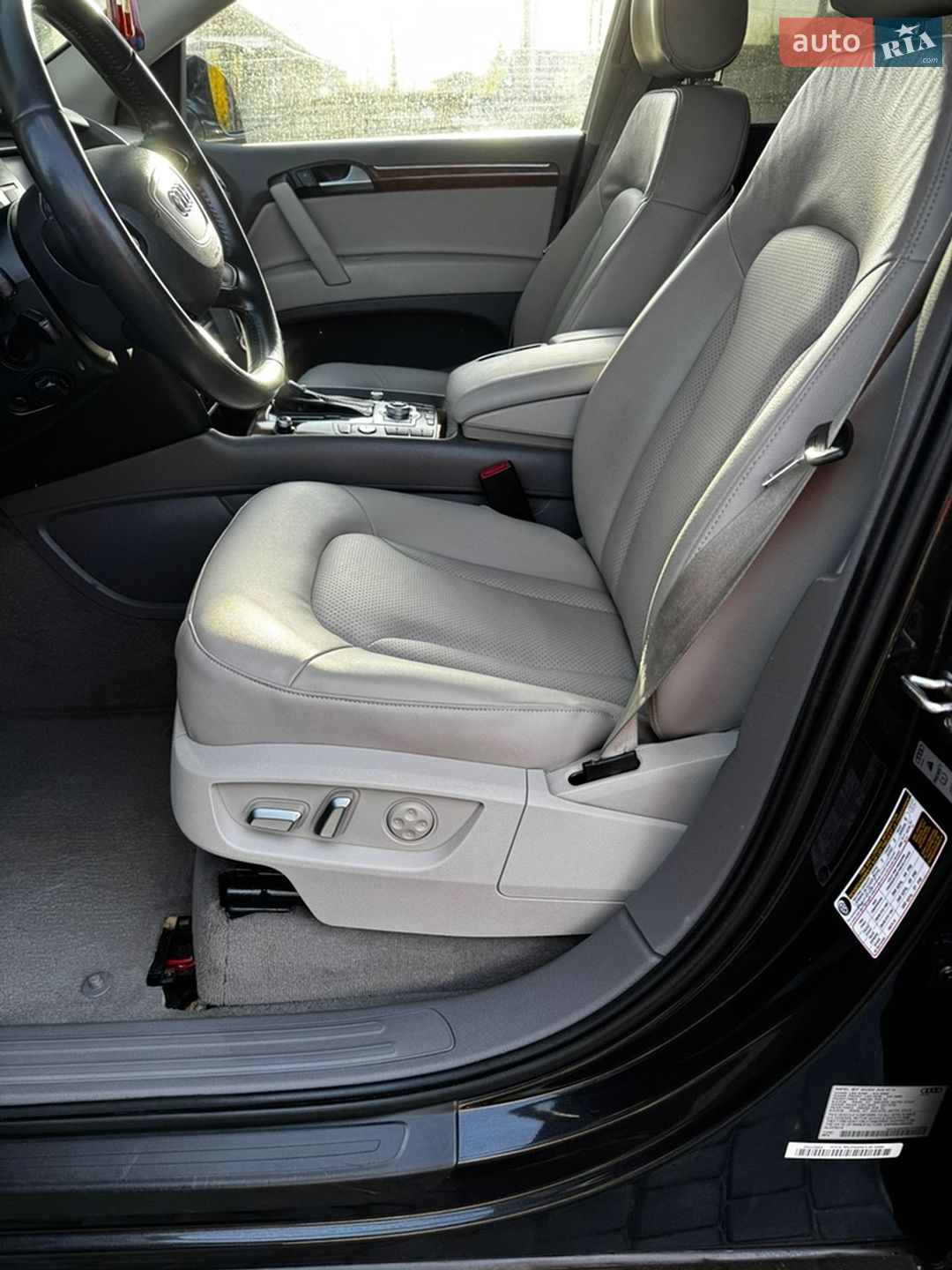 Audi Q7 2014 VIN WA1LGAFE5FD004865 фото оголошення 45 з 124