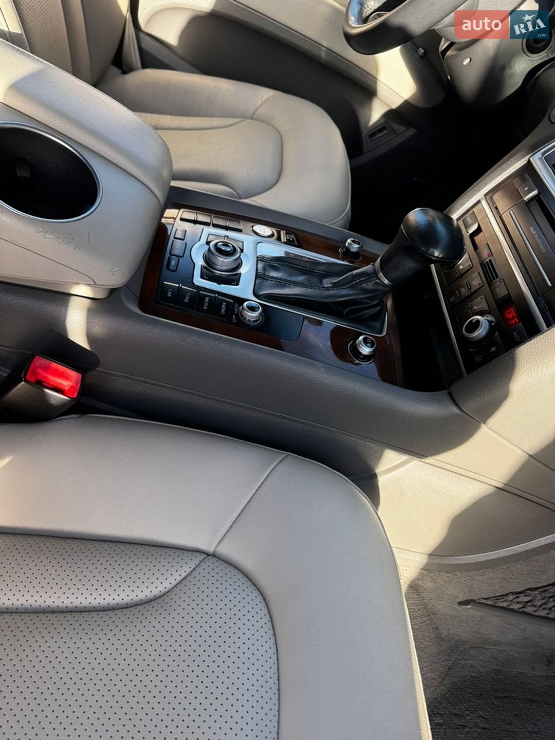 Audi Q7 2014 VIN WA1LGAFE5FD004865 фото оголошення 79 з 124