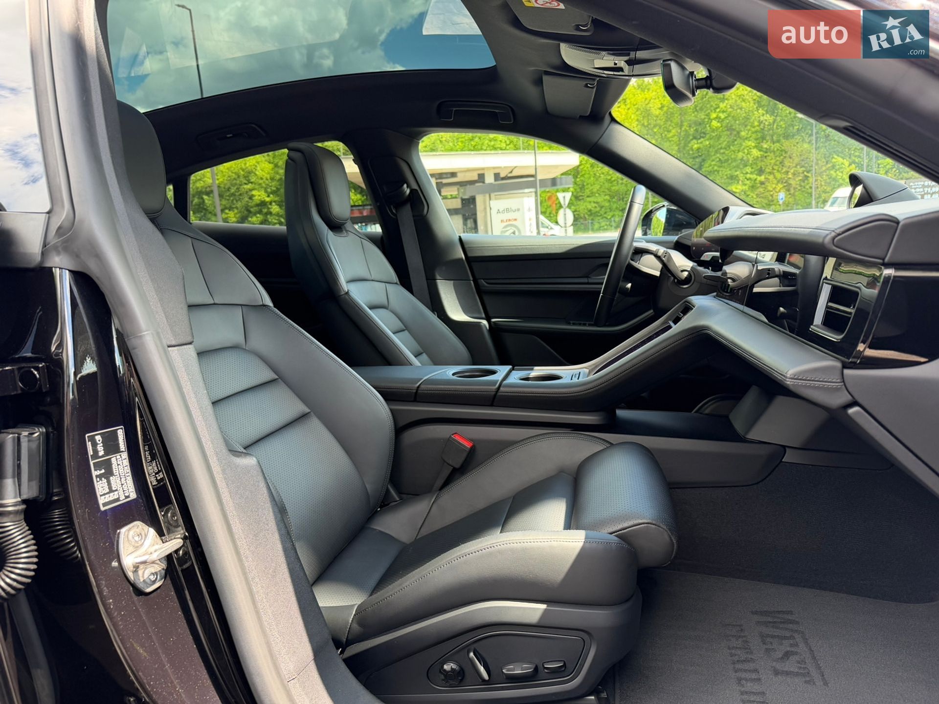Porsche Taycan 2021 VIN WP0ZZZY1ZMSA29895 фото оголошення 32 з 73