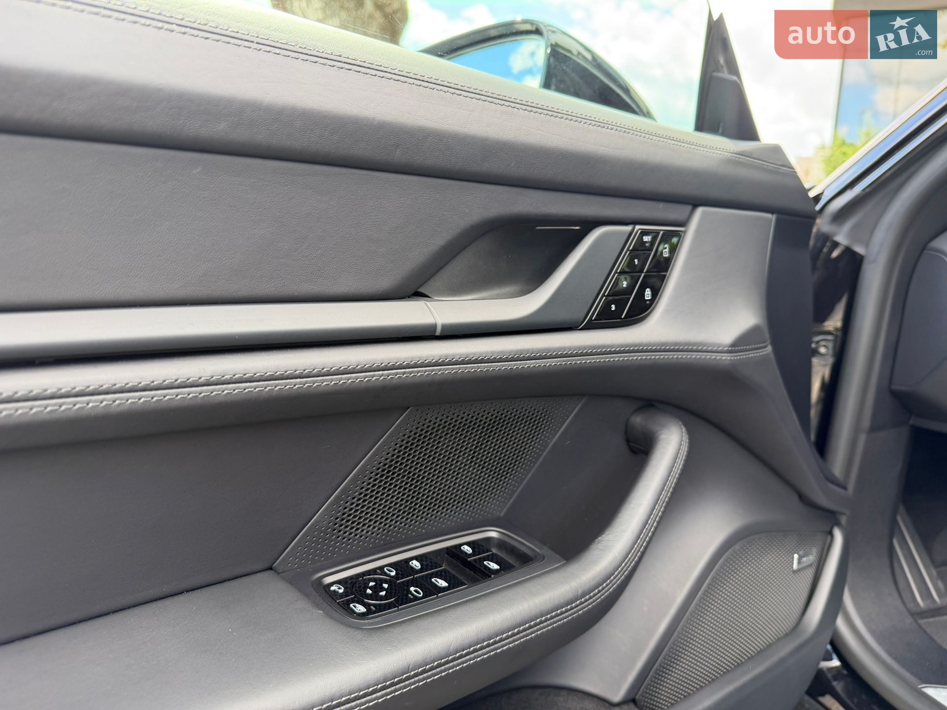 Porsche Taycan 2021 VIN WP0ZZZY1ZMSA29895 фото оголошення 45 з 73