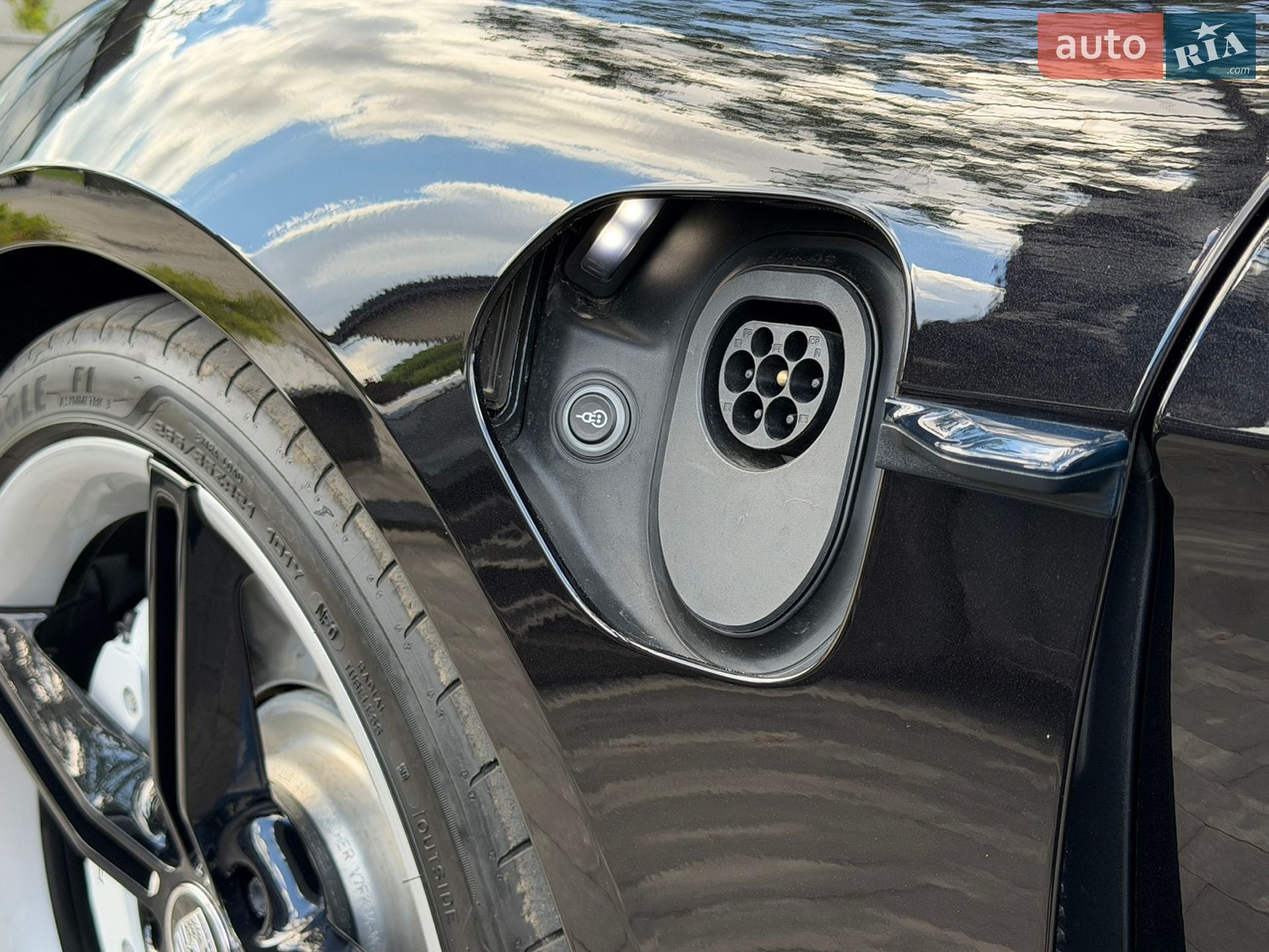 Porsche Taycan 2021 VIN WP0ZZZY1ZMSA29895 фото оголошення 70 з 73