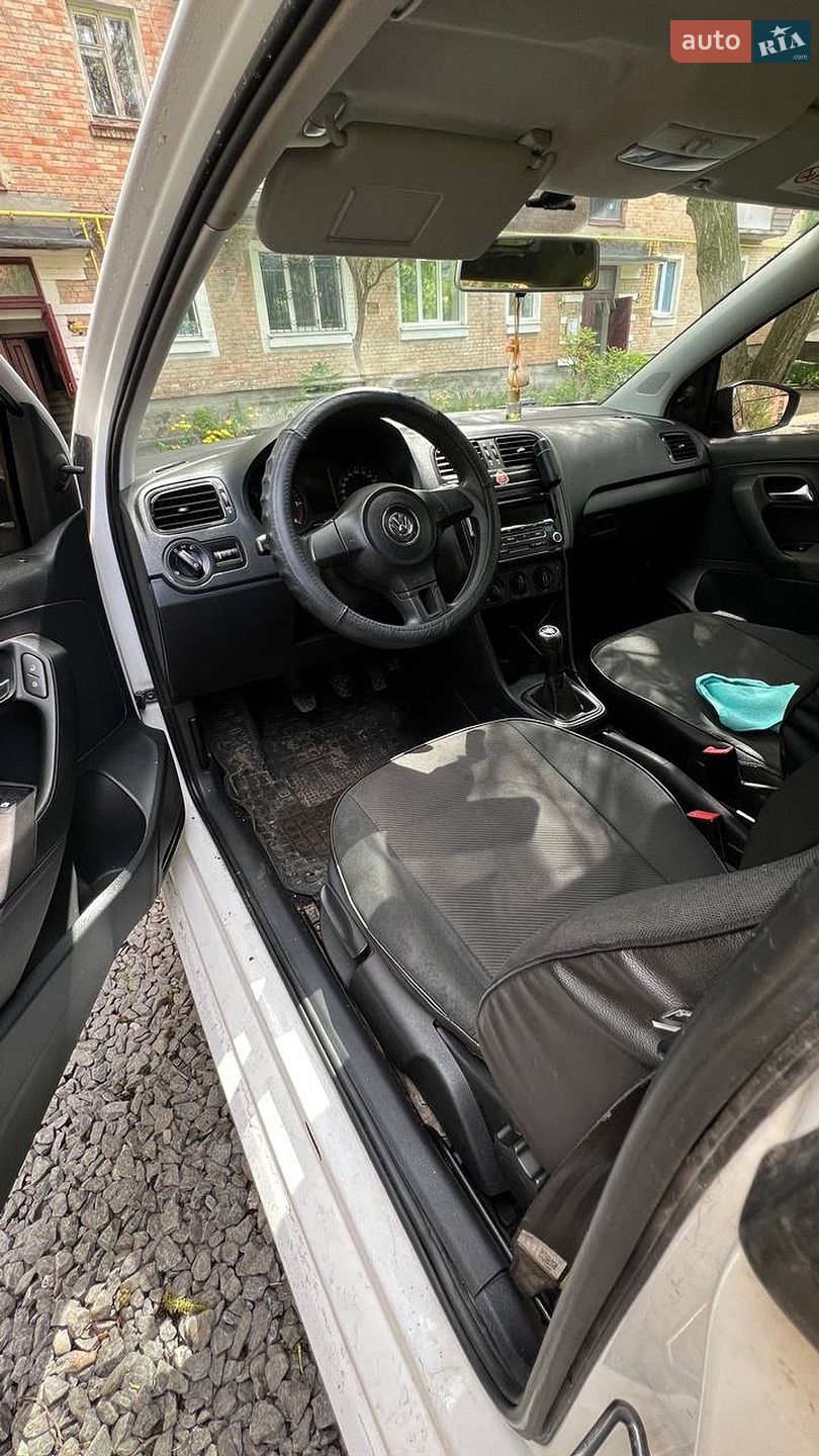 Volkswagen Polo 2011 VIN WVWZZZ6RZCY508019 фото оголошення 5 з 13