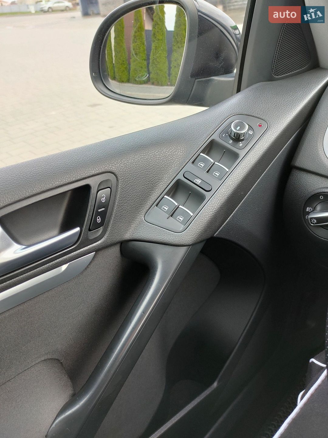Volkswagen Tiguan 2011 VIN WVGZZZ5NZCW003837 фото оголошення 37 з 82