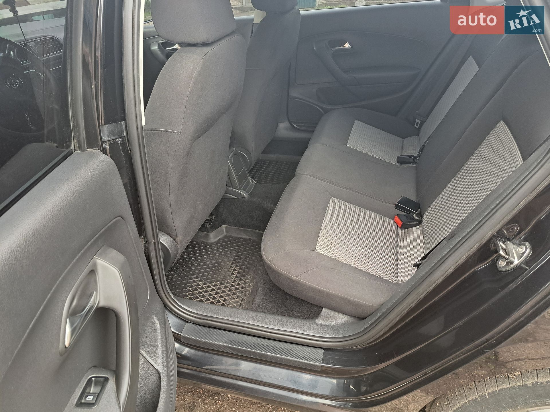 Volkswagen Polo 2012 VIN XW8ZZZ61ZDG003784 фото оголошення 12 з 16