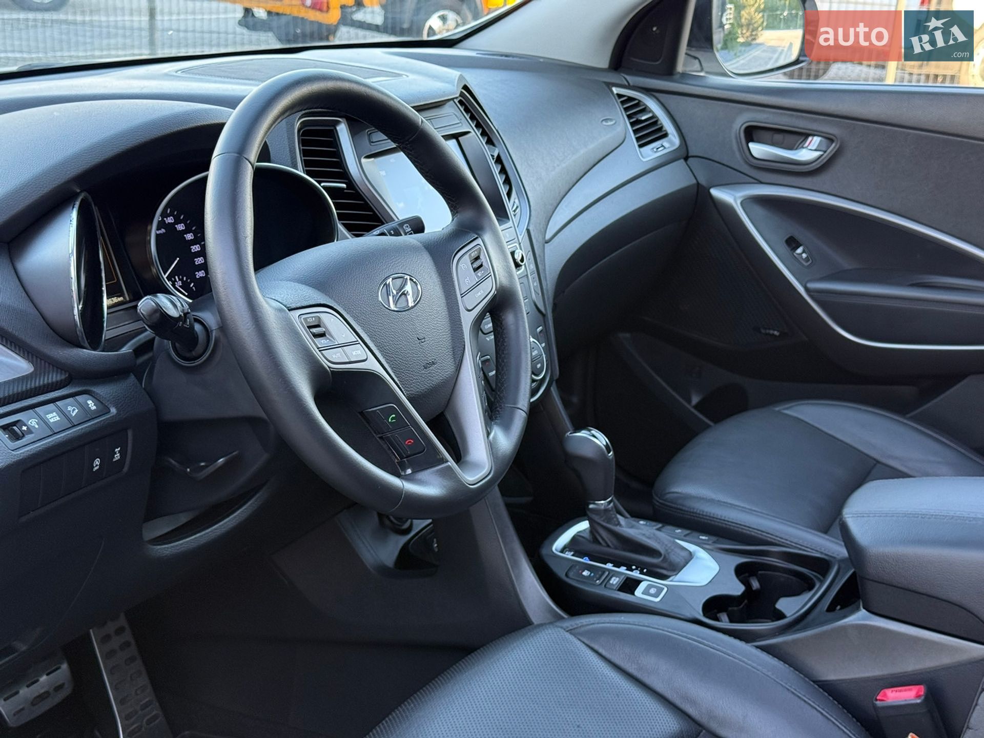 Hyundai Santa FE 2015 VIN KMHSU81XDGU552754 фото оголошення 30 з 80