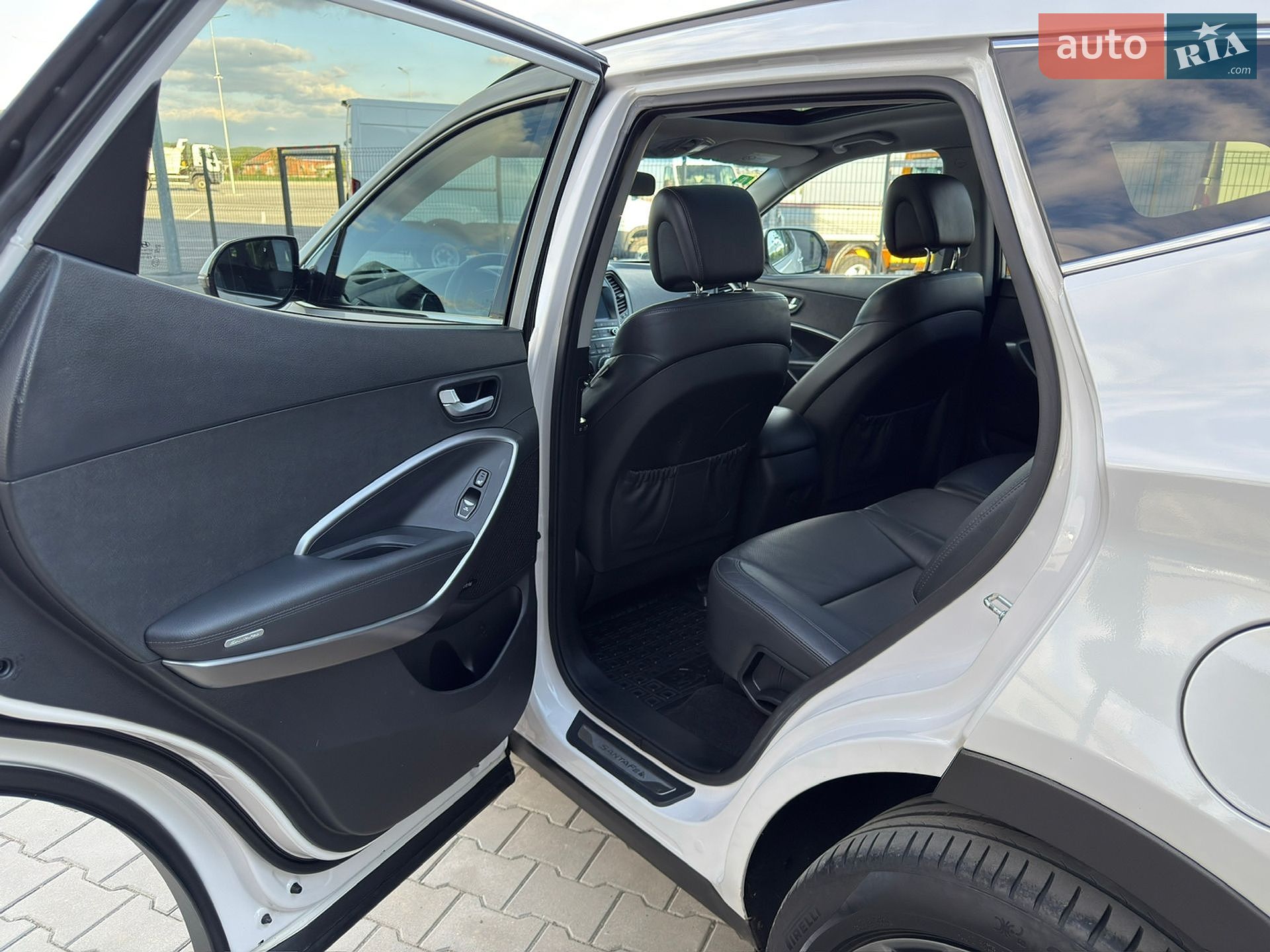 Hyundai Santa FE 2015 VIN KMHSU81XDGU552754 фото оголошення 32 з 80