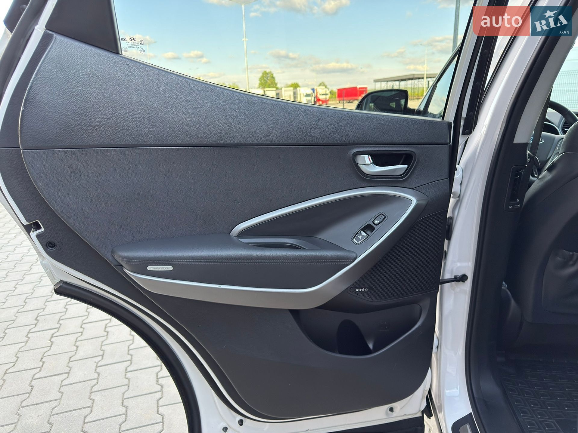 Hyundai Santa FE 2015 VIN KMHSU81XDGU552754 фото оголошення 33 з 80