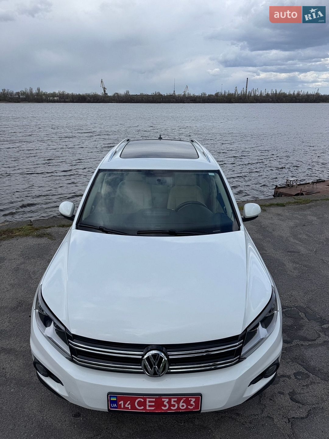 Volkswagen Tiguan 2015 VIN WVGAV7AX8FW567004 фото оголошення 4 з 17