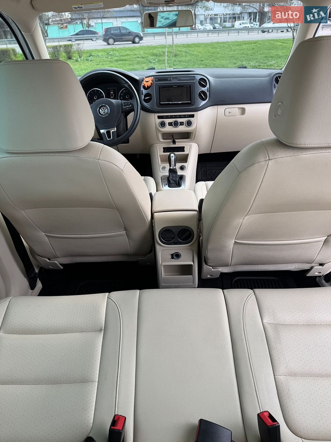 Volkswagen Tiguan 2015 VIN WVGAV7AX8FW567004 фото оголошення 11 з 17