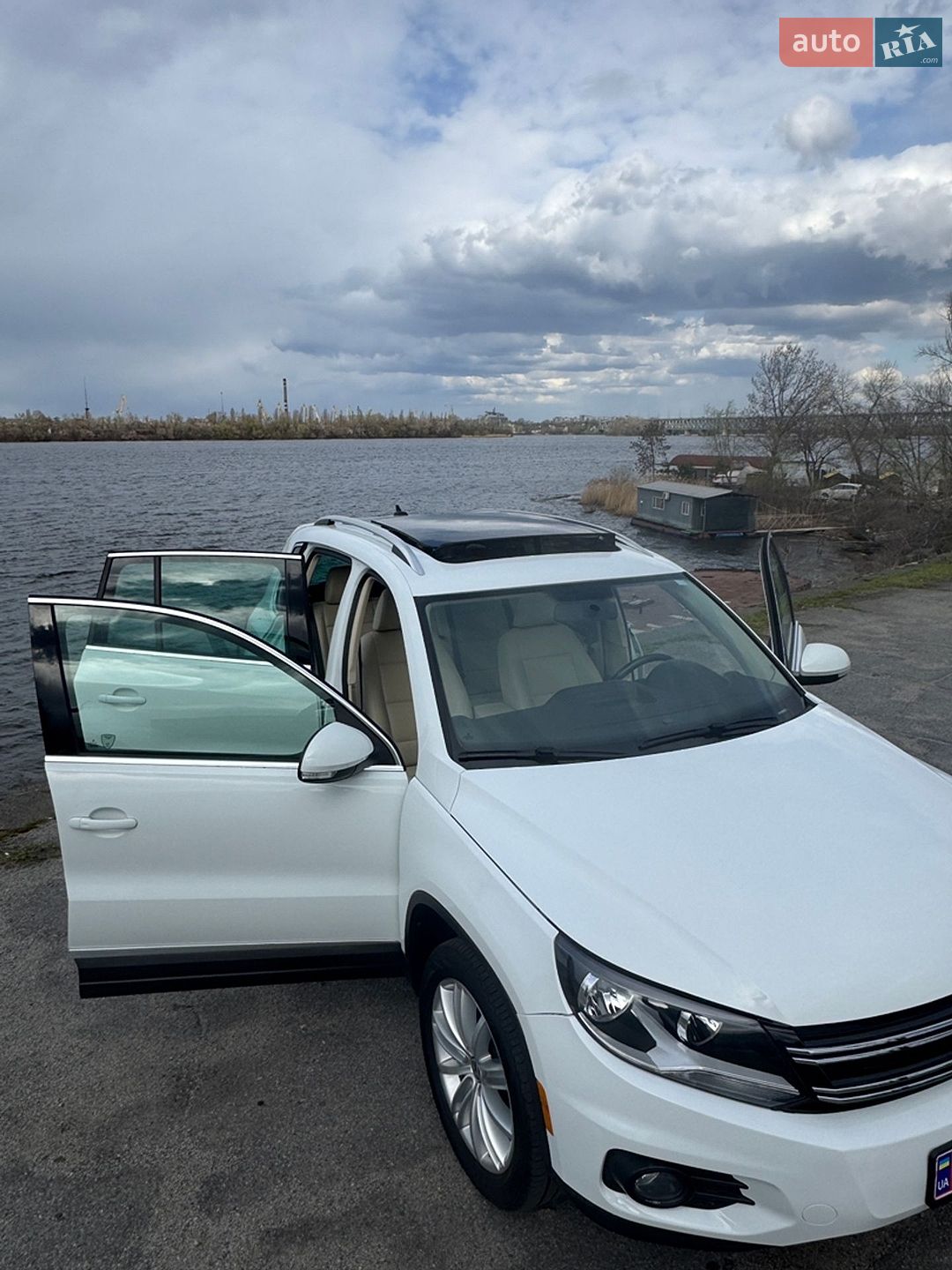 Volkswagen Tiguan 2015 VIN WVGAV7AX8FW567004 фото оголошення 17 з 17