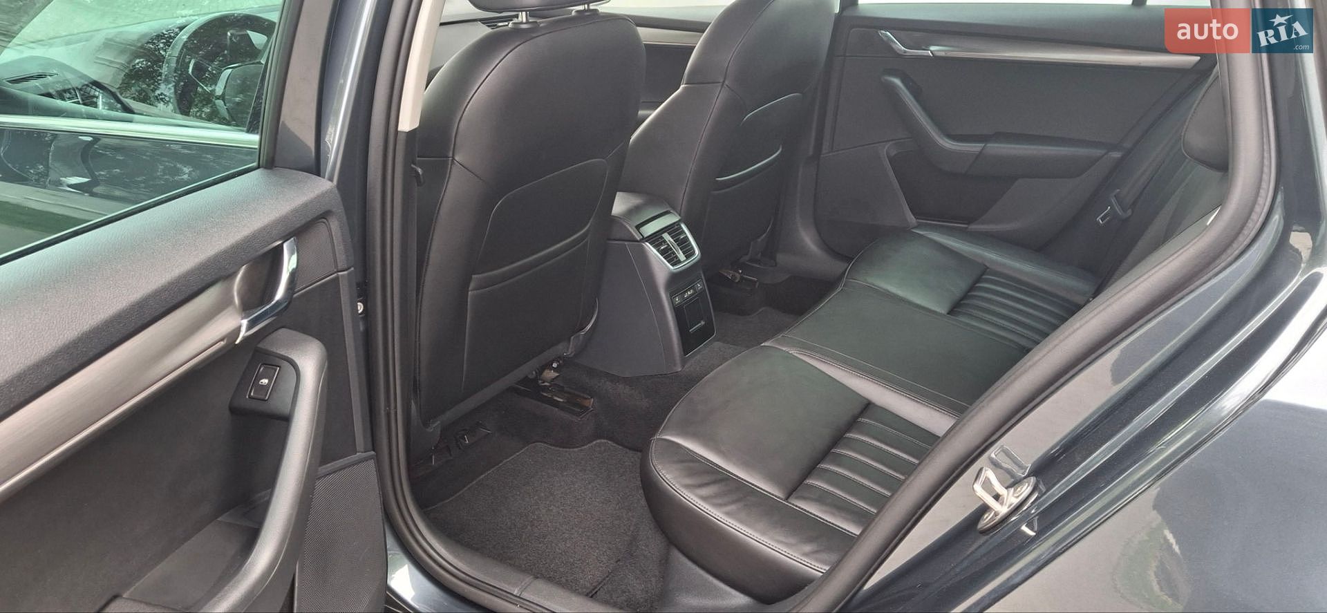 Skoda Octavia 2019 VIN TMBJJ7NE1K0166531 фото оголошення 32 з 57